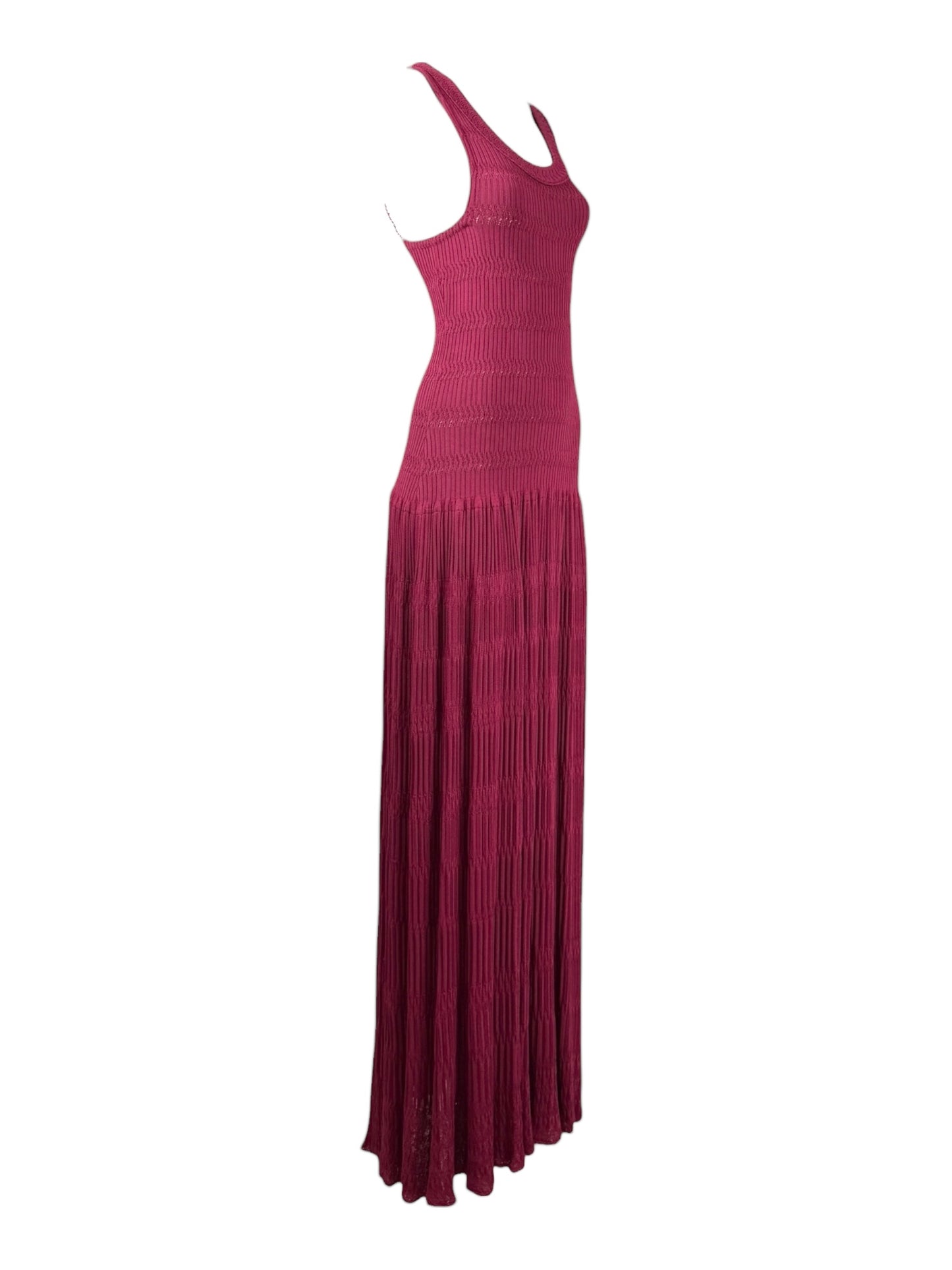 Alaïa - Long sleeveless dress in burgundy knit