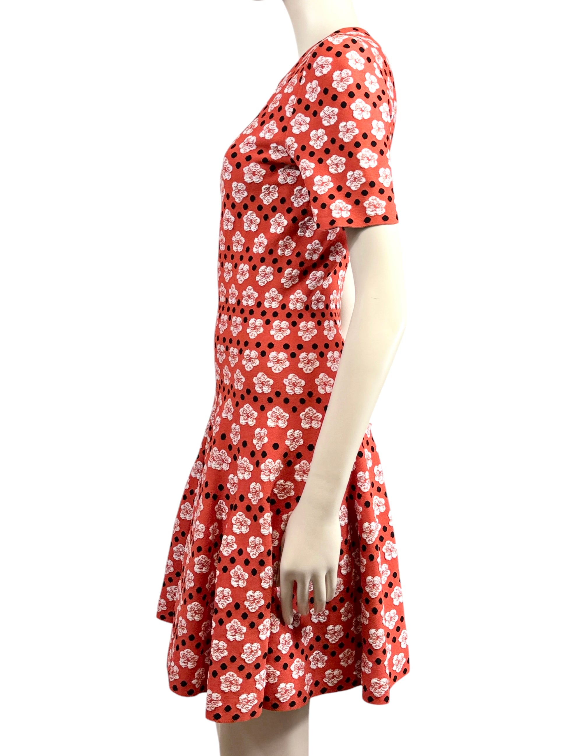 Alaia Resort 2019 orange knit skater dress