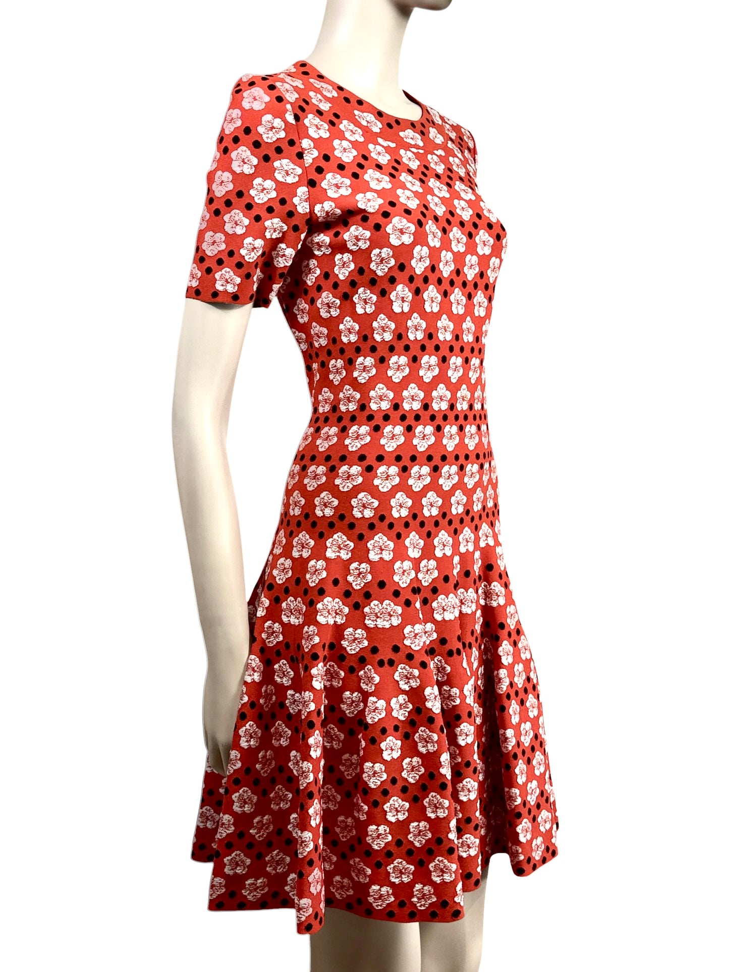 Alaia Resort 2019 orange knit skater dress