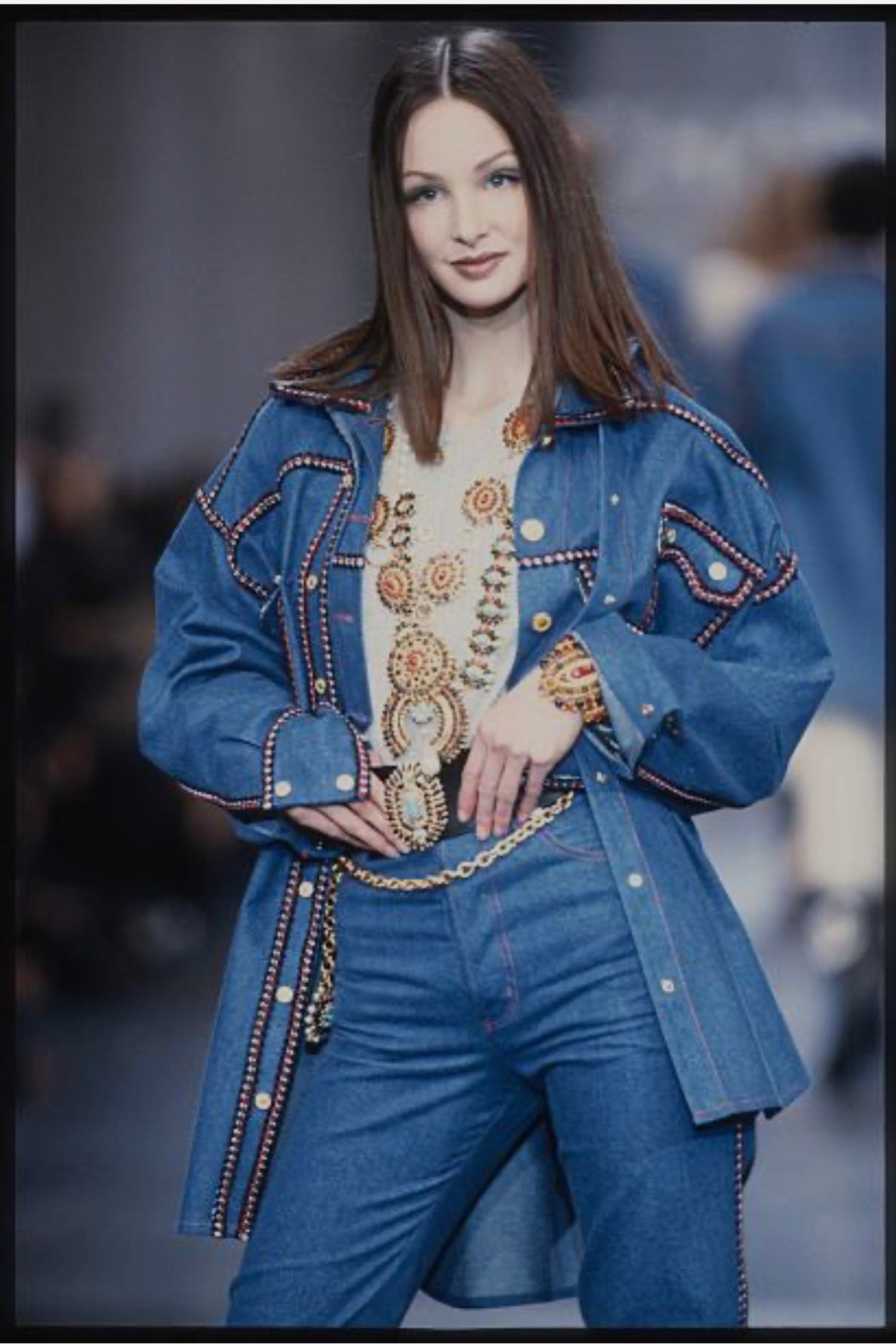 Chanel Gripoix Fall 1993 Glass Gilded metal brooch