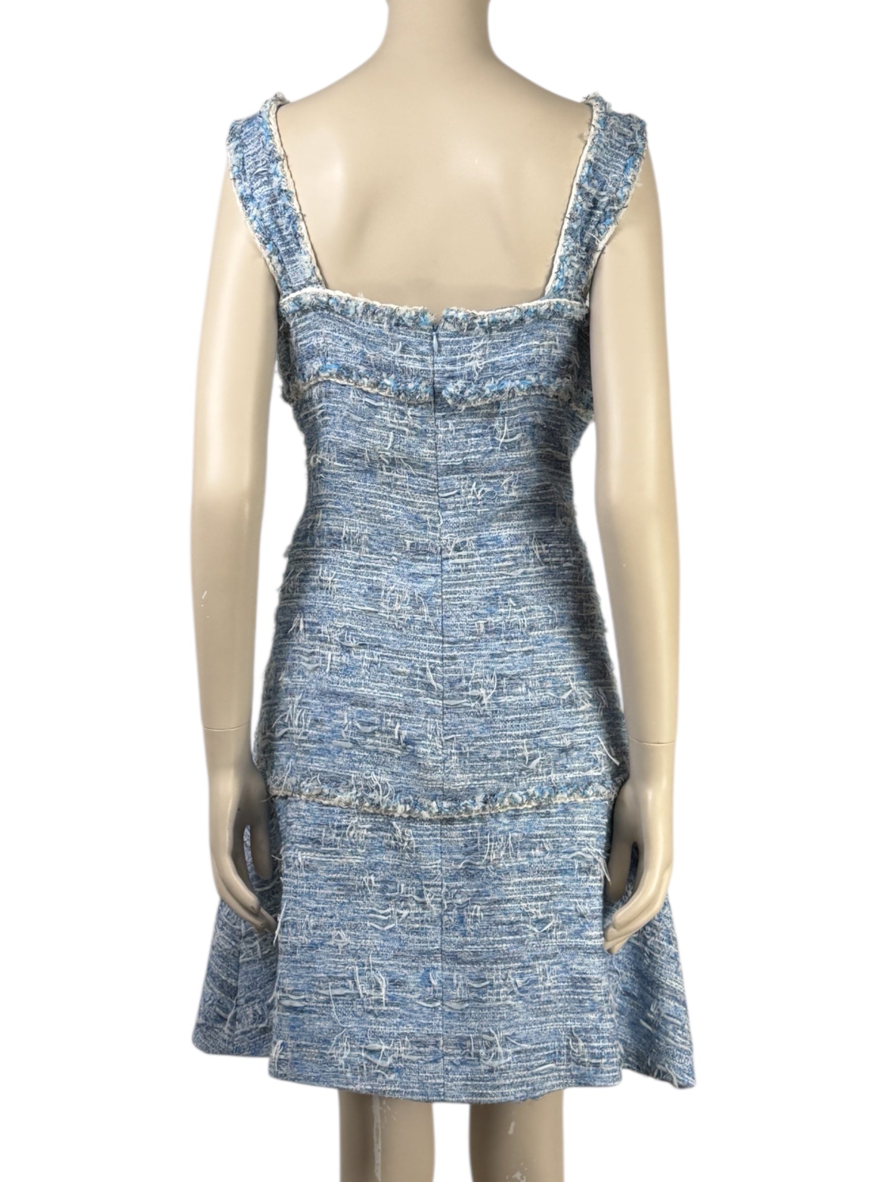 Chanel  Karl Lagerfeld - Spring/Summer 2014  - Sleeveless blue and white tweed dress 3