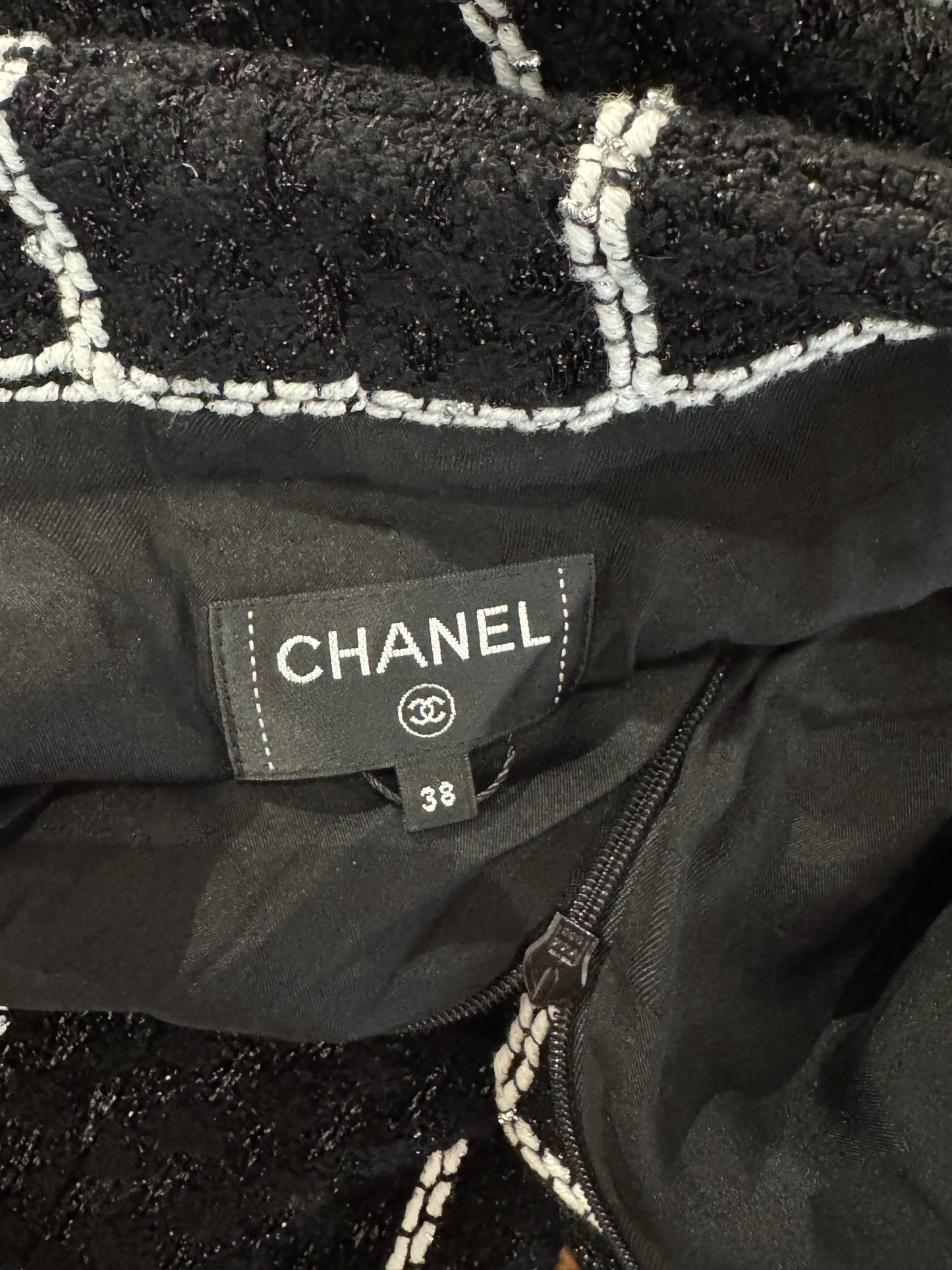 Chanel Virginie Viard Spring 2020 Look 13 Short tweed cropped trousers