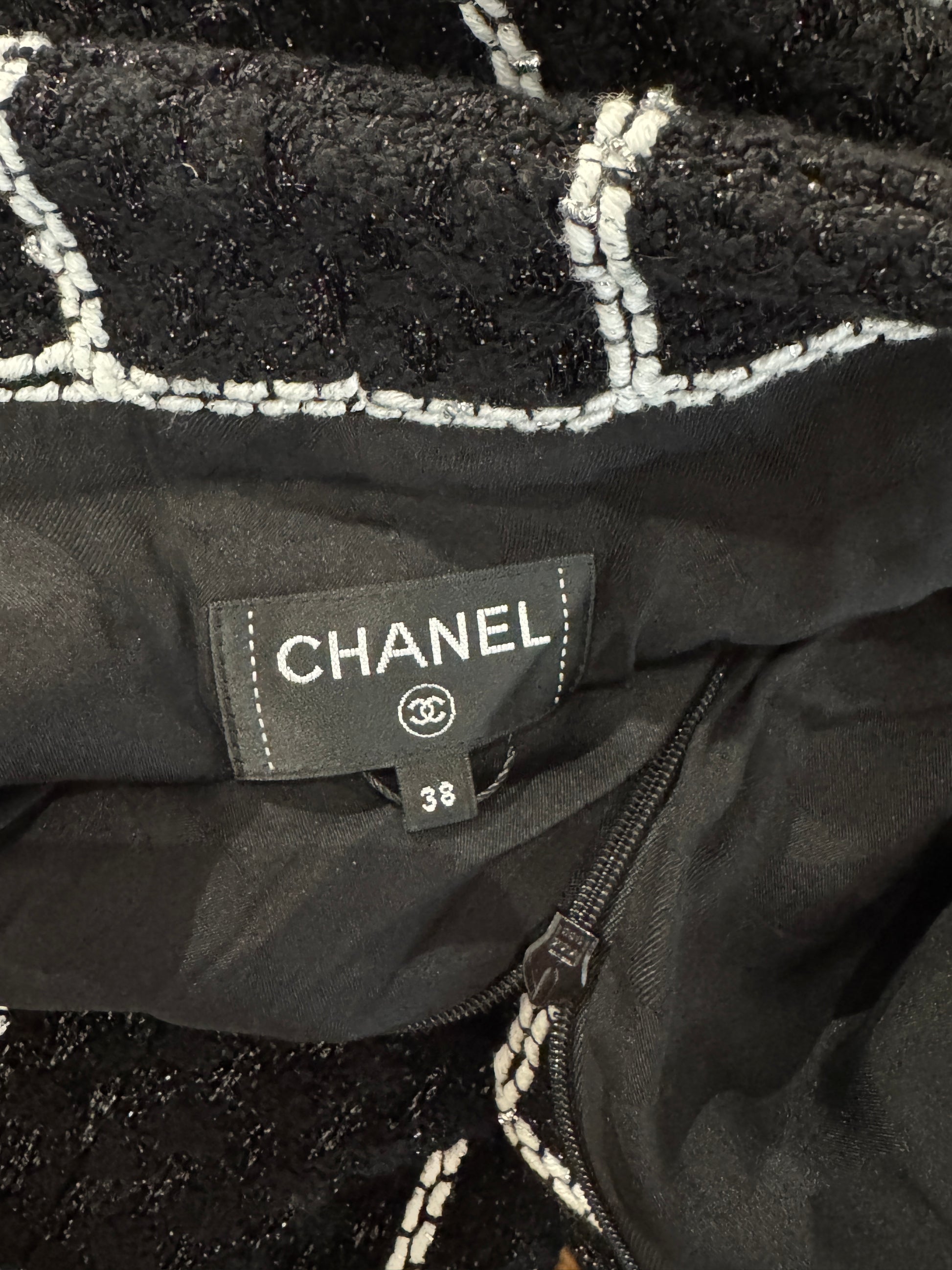 Chanel Virginie Viard Spring 2020 Look 13 Short tweed cropped trousers