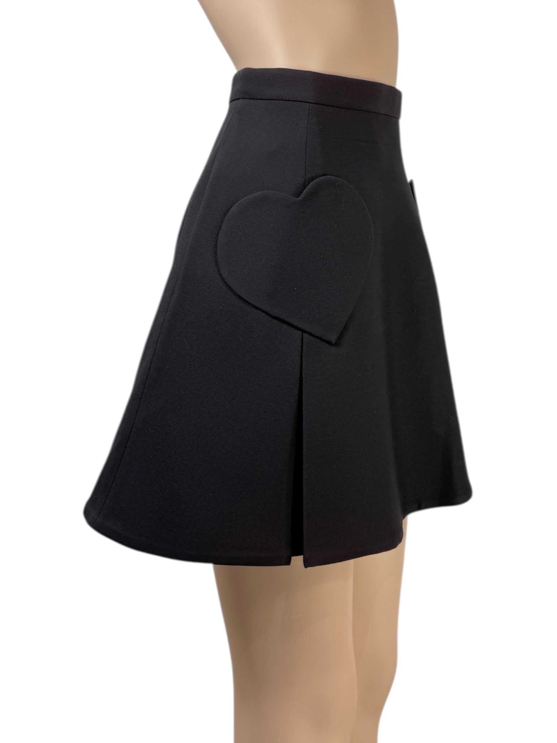 Christian Dior Maria Grazia Chiuri - Capsule Collection “Dioramour” Autumn/Winter 2021-2022 - Black wool and silk mini skirt embellished with hearts 5