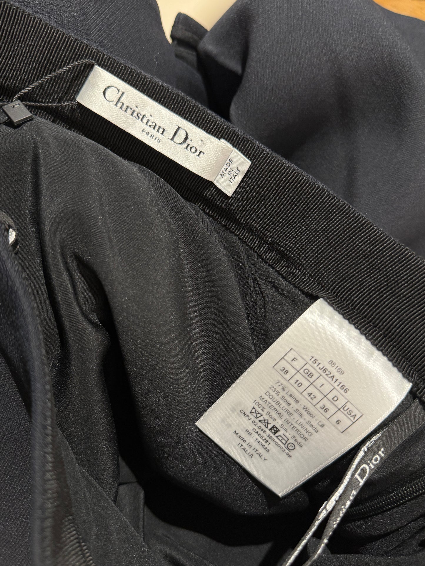 Christian Dior Maria Grazia Chiuri - Capsule Collection “Dioramour” Autumn/Winter 2021-2022 - Black wool and silk mini skirt embellished with hearts 6
