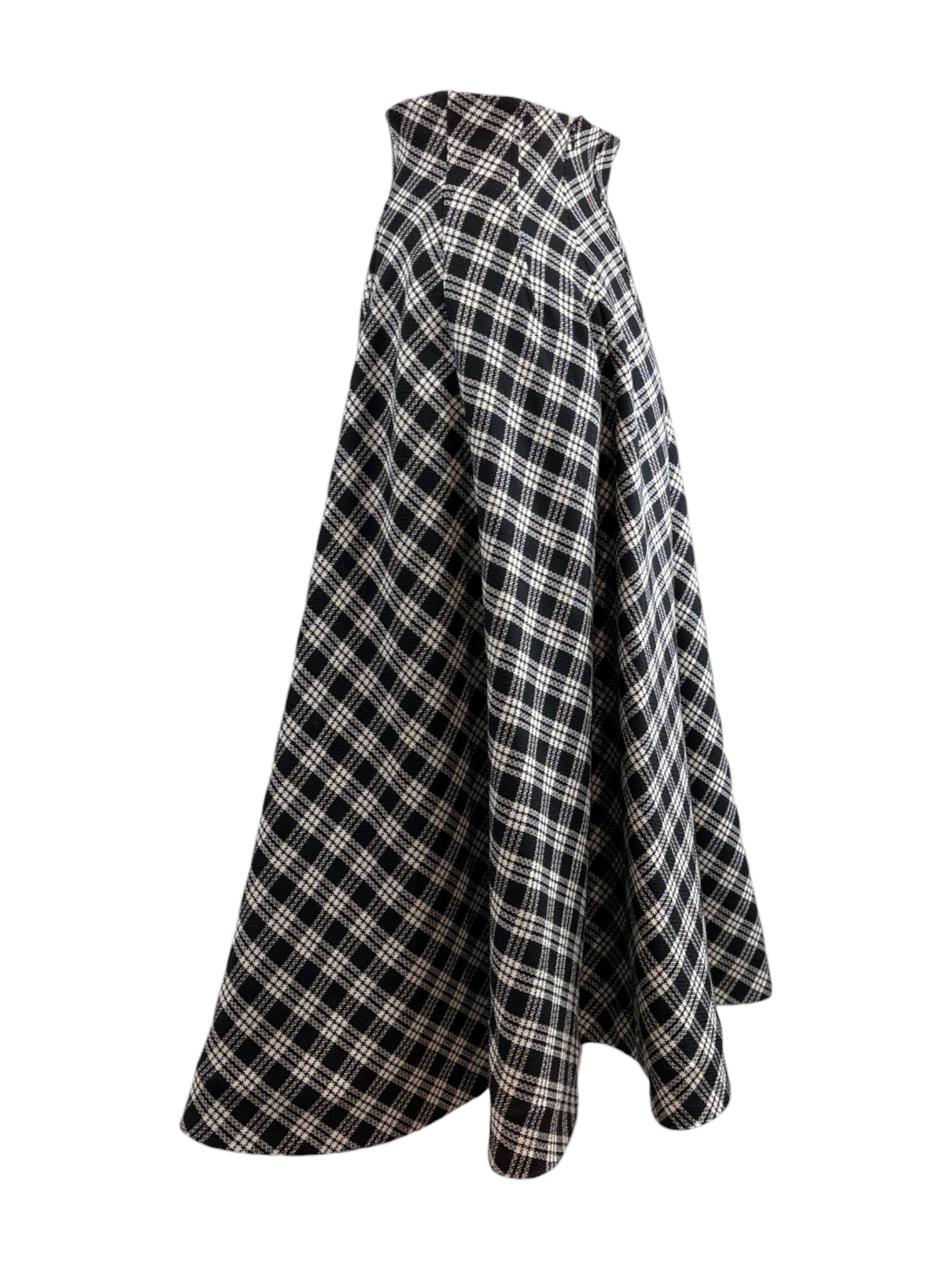 Christian Dior Maria Grazia Chiuri Fall 2022 Look 39 long plaid skirt