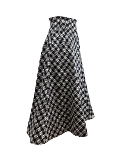 Christian Dior Maria Grazia Chiuri Fall 2022 Look 39 long plaid skirt