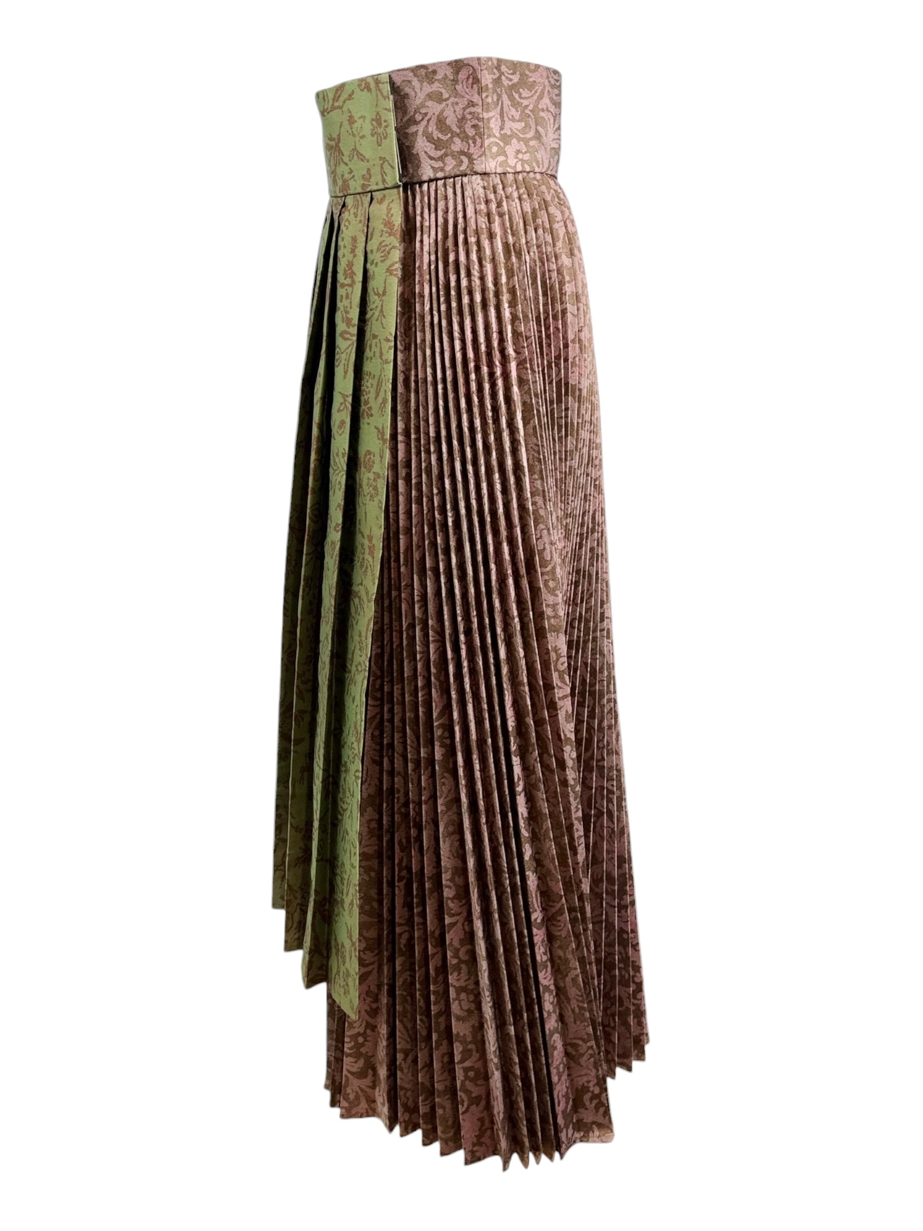Christian Dior Maria Grazia Chiuri Fall 2022 Look 67 floral printed pleated skirt