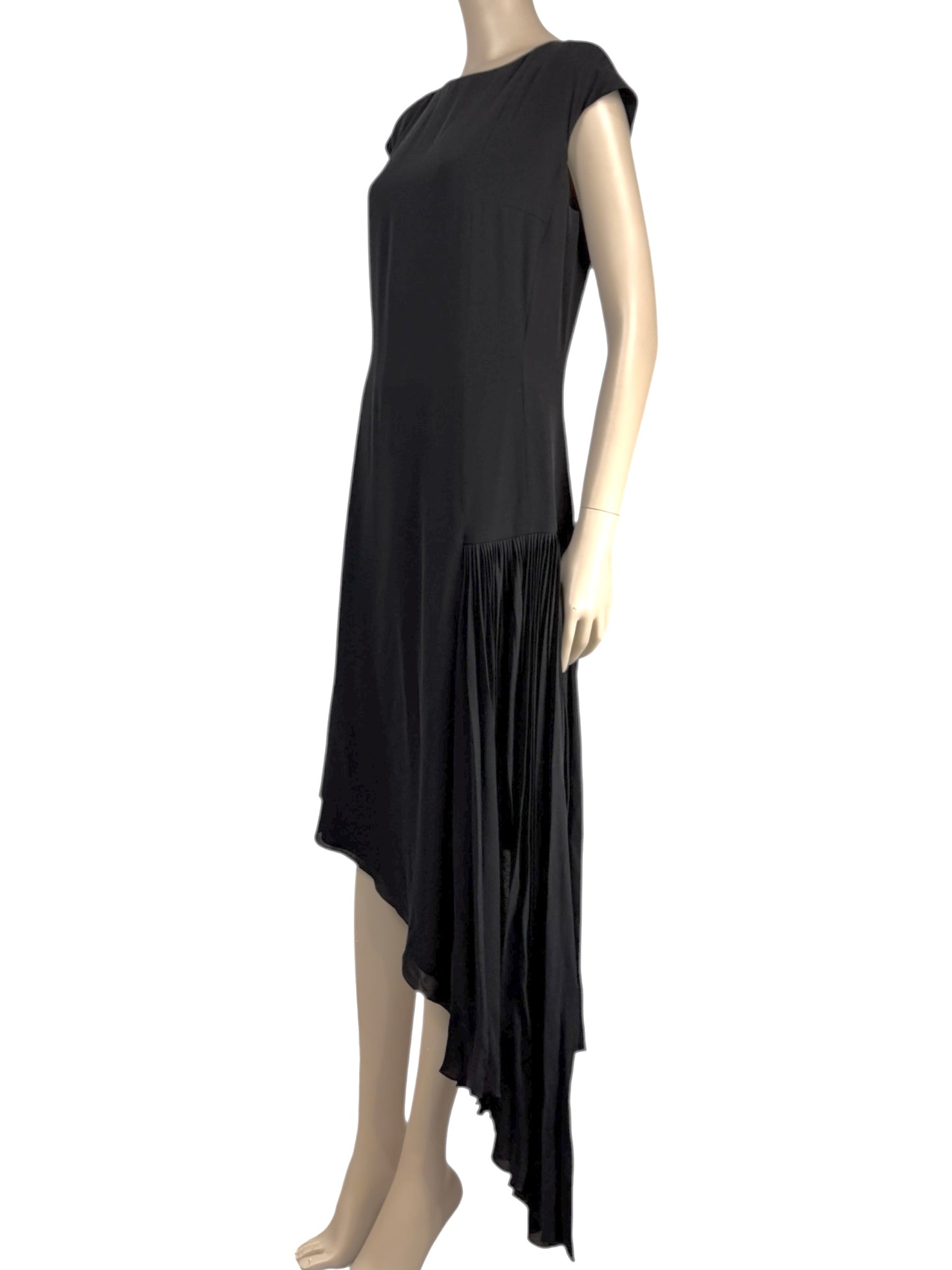Christian Dior  Raf Simons - Resort 2014  - Sleeveless asymmetrical dress in black silk crepe, partially pleated 2