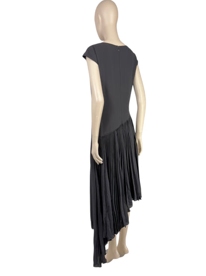 Christian Dior  Raf Simons - Resort 2014  - Sleeveless asymmetrical dress in black silk crepe, partially pleated 4