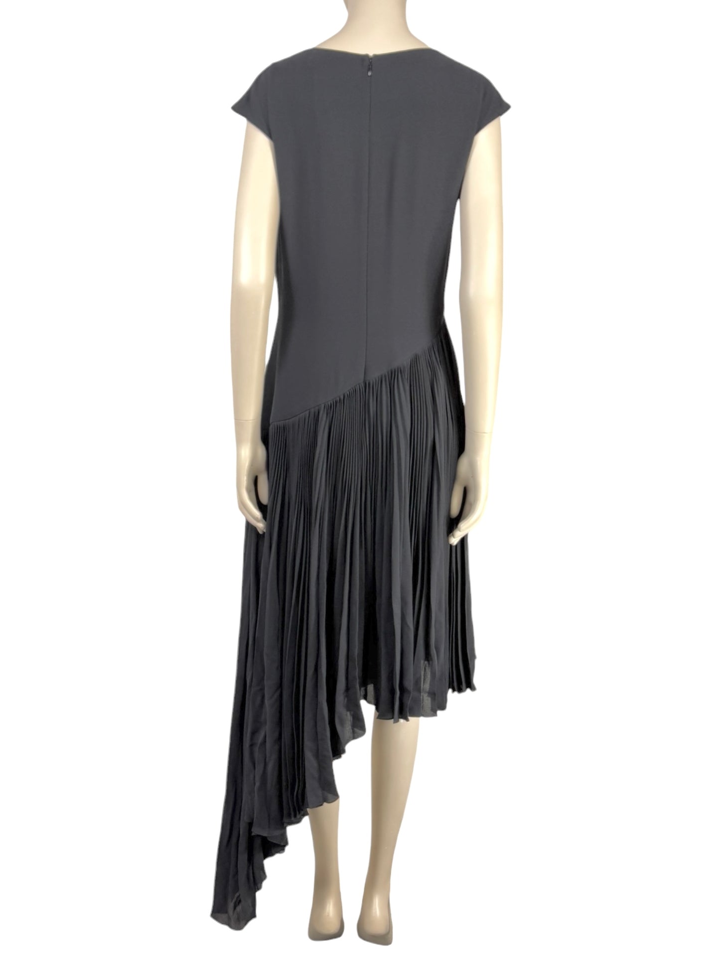 Christian Dior  Raf Simons - Resort 2014  - Sleeveless asymmetrical dress in black silk crepe, partially pleated 5