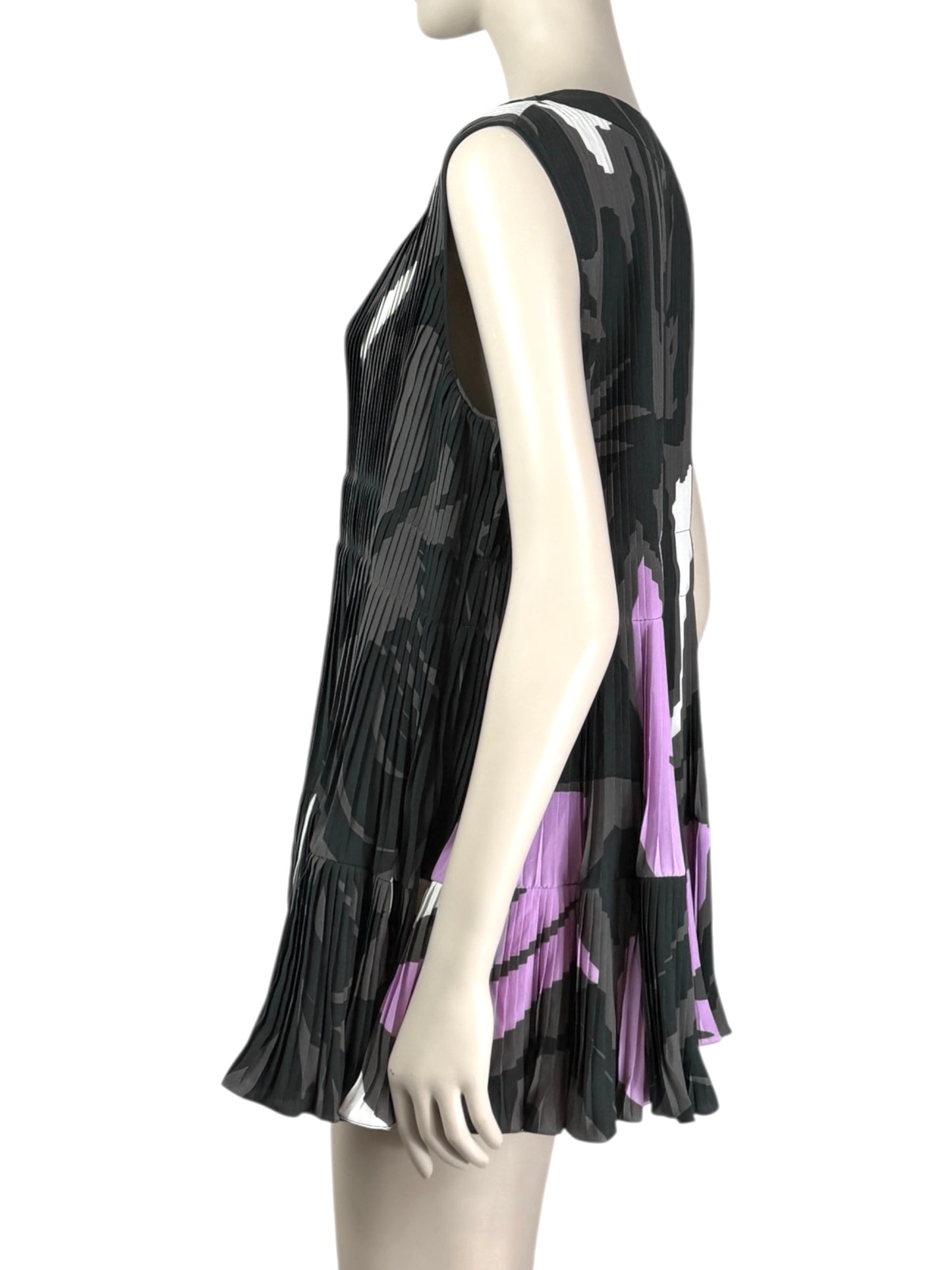 Christian Dior  Raf Simons - Resort 2016  - Look 18 - Sleeveless tunic in partially pleated printed silk