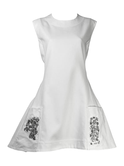 Christian Dior  Raf Simons - Resort 2016  - Sleeveless zip-up dress in white cotton, two pockets embroidered with silver glass beads