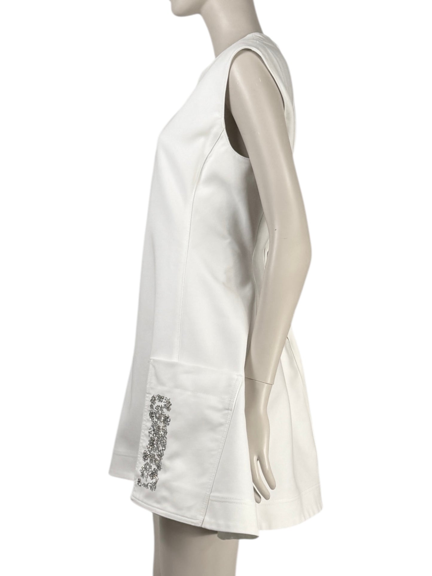 Christian Dior  Raf Simons - Resort 2016  - Sleeveless zip-up dress in white cotton, two pockets embroidered with silver glass beads