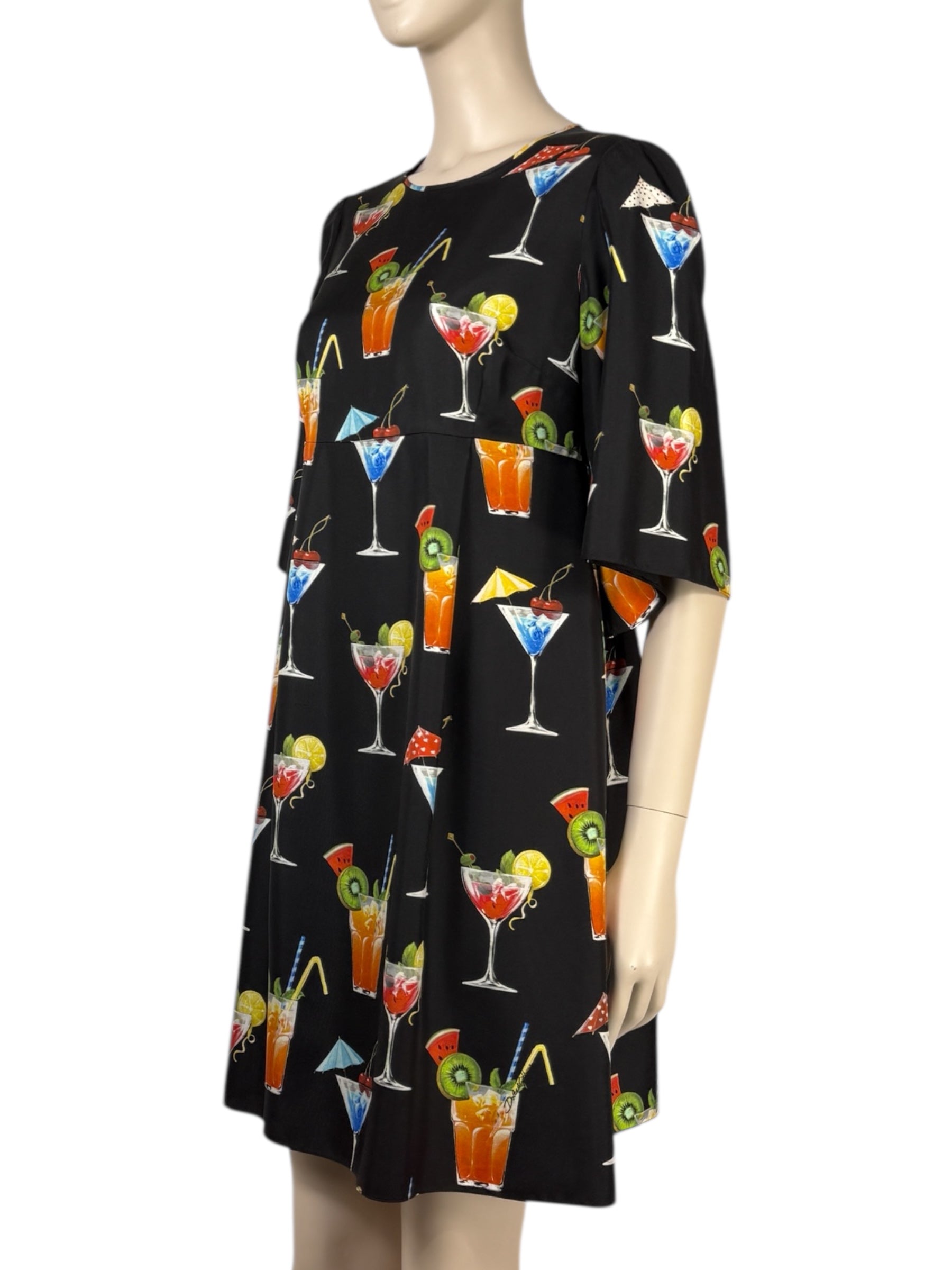 Dolce & Gabbana - Spring/Summer 2017 Collection - Printed silk dress with cocktail motif 1