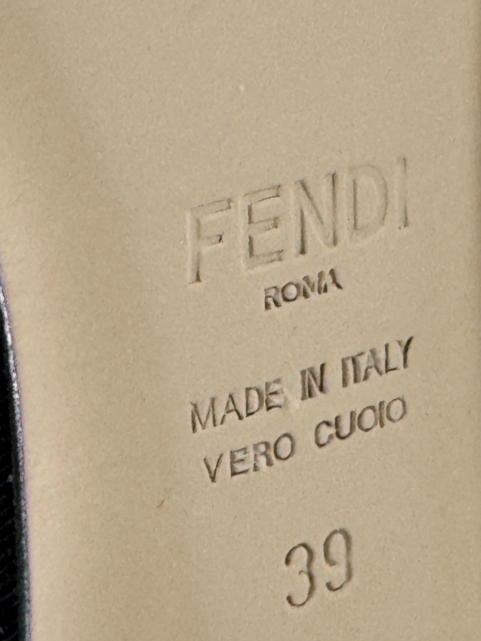 Fendi pumps black ottoman gold metallic leather