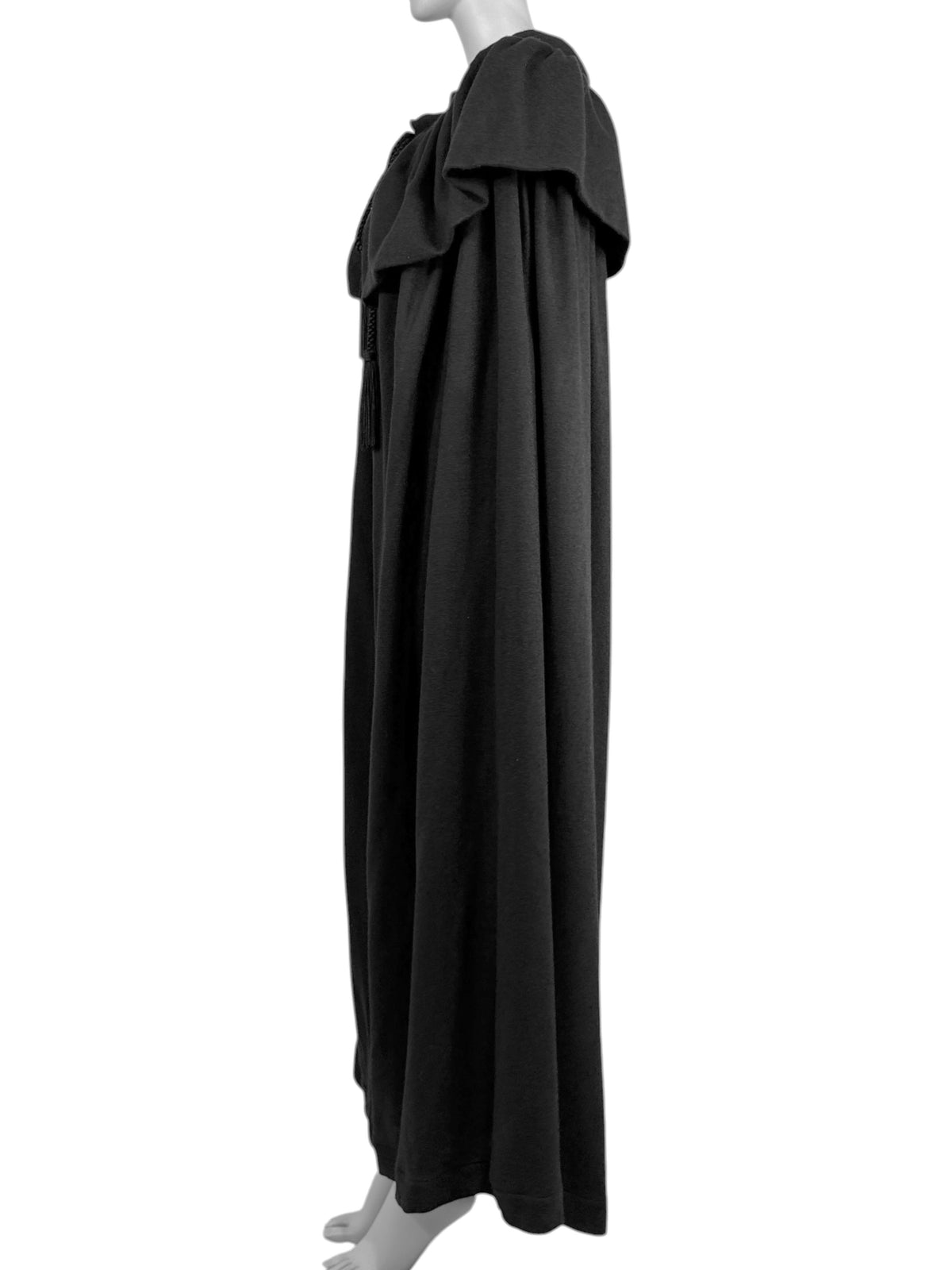 Gucci Frida Giannini Fall 2012 Look 29 Black cashmere cape