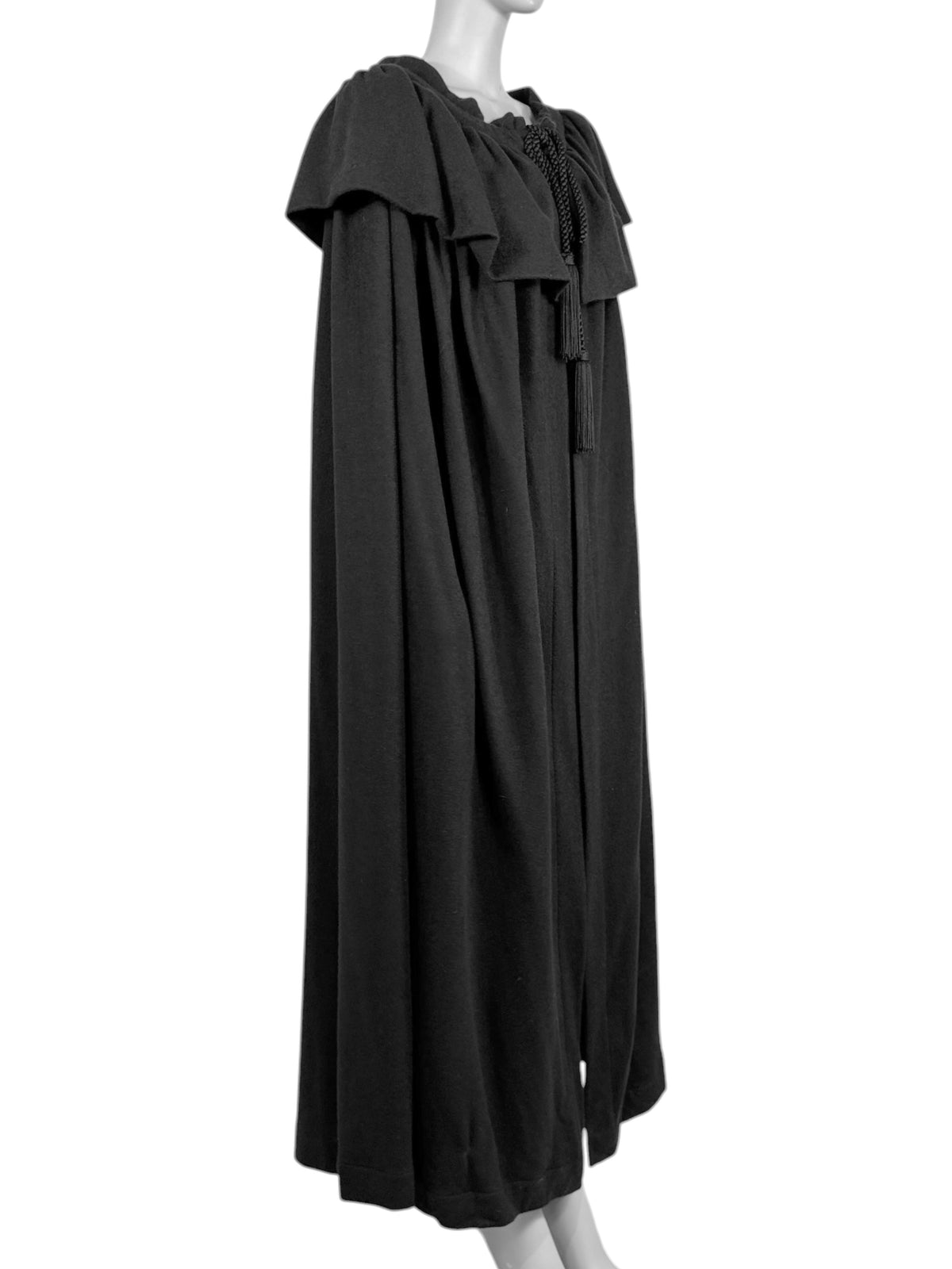 Gucci Frida Giannini Fall 2012 Look 29 Black cashmere cape