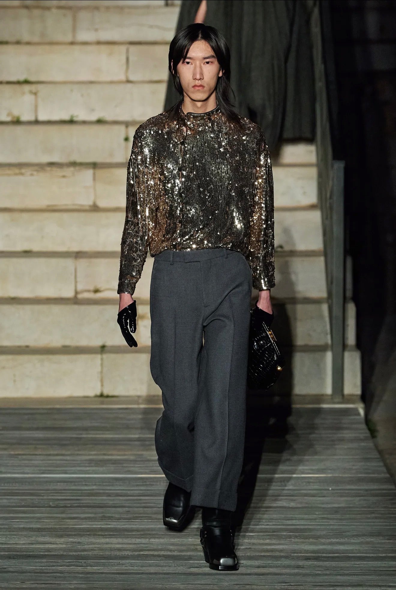 Gucci Salon Alessandro Michele Resort 2023 Look 77 Gold sequined cheongsam shirt