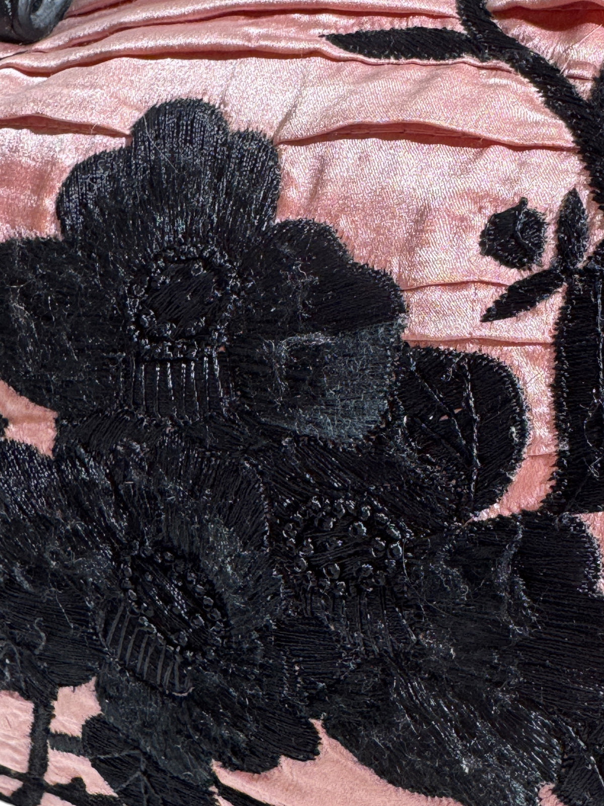 Gucci Tom Ford Spring 2003 Pink pleated kimono embroidered bag black silk
