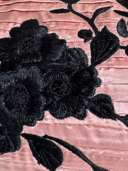 Gucci Tom Ford Spring 2003 Pink pleated kimono embroidered bag black silk