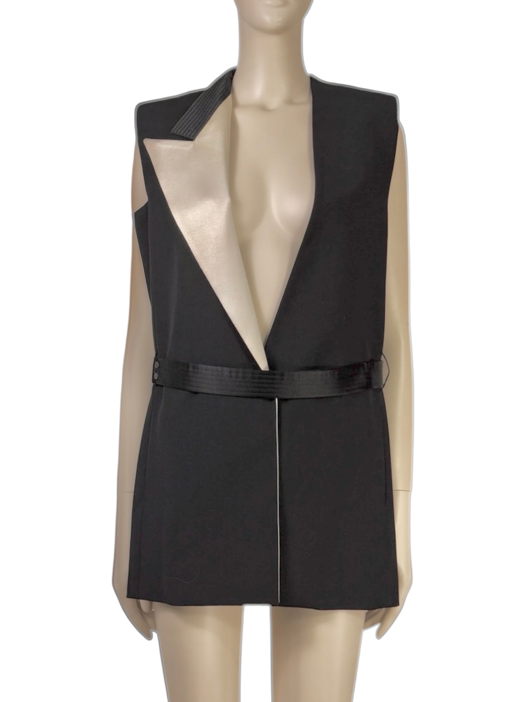 Lanvin Alber Elbaz Spring summer 2013 Look 3 Sleeveless jacket in black wool 10