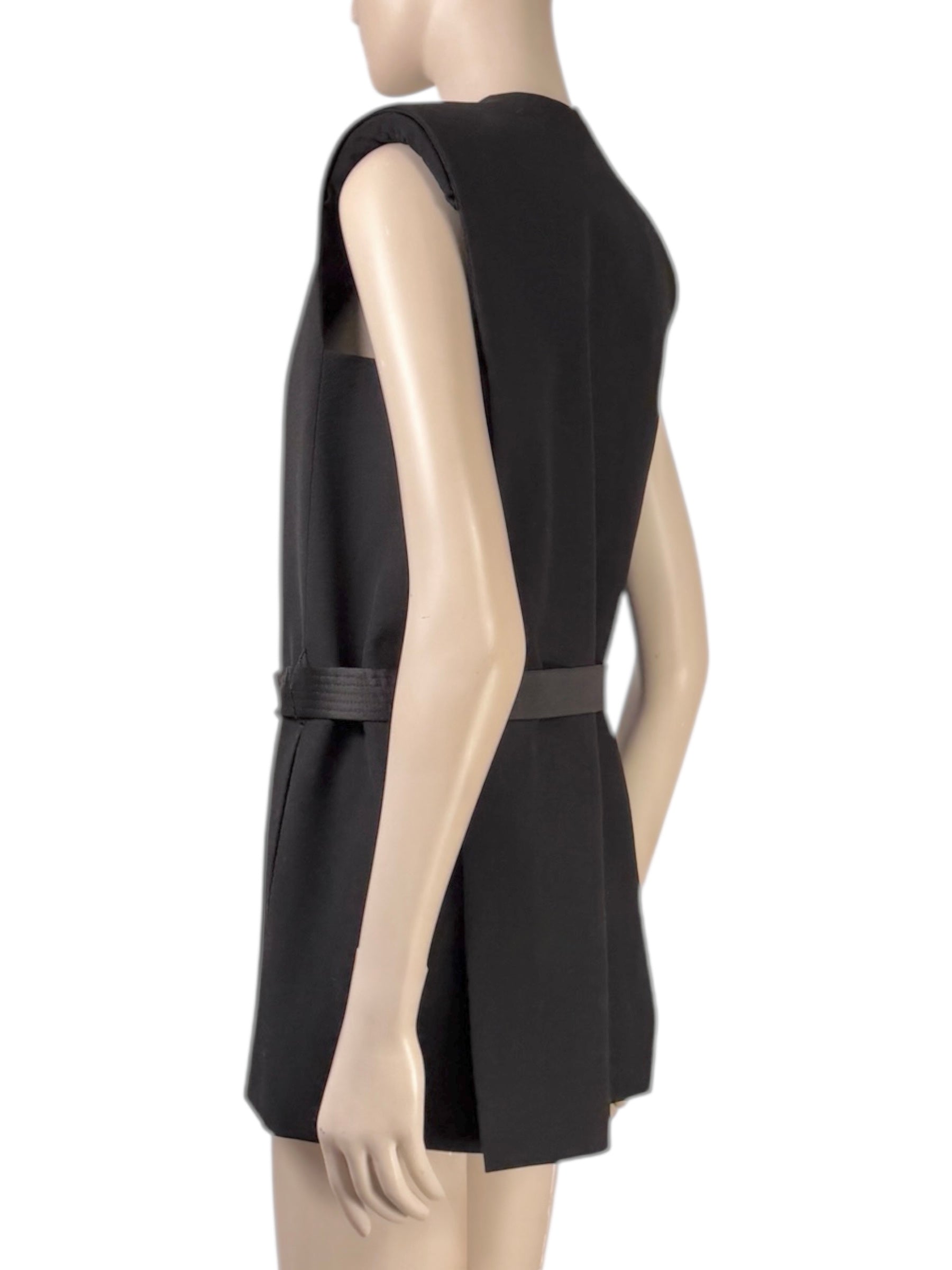Lanvin Alber Elbaz Spring summer 2013 Look 3 Sleeveless jacket in black wool 20