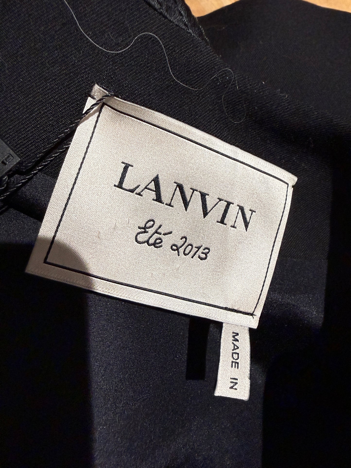 Lanvin Alber Elbaz Spring summer 2013 Look 3 Sleeveless jacket in black wool 24