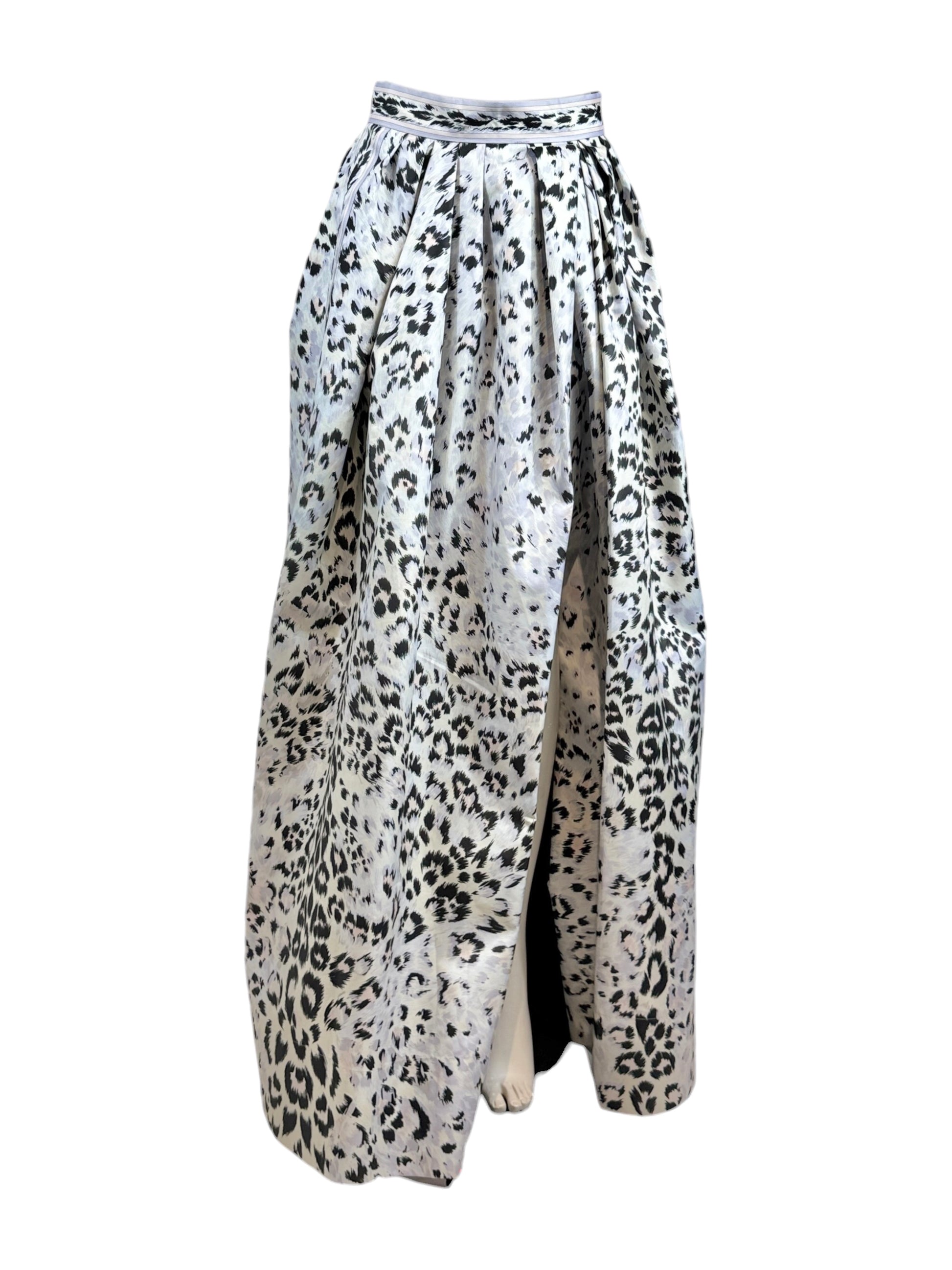 Leonard Georg Lux Fall 2022 Look 1 Maxi satin leopard printed skirt