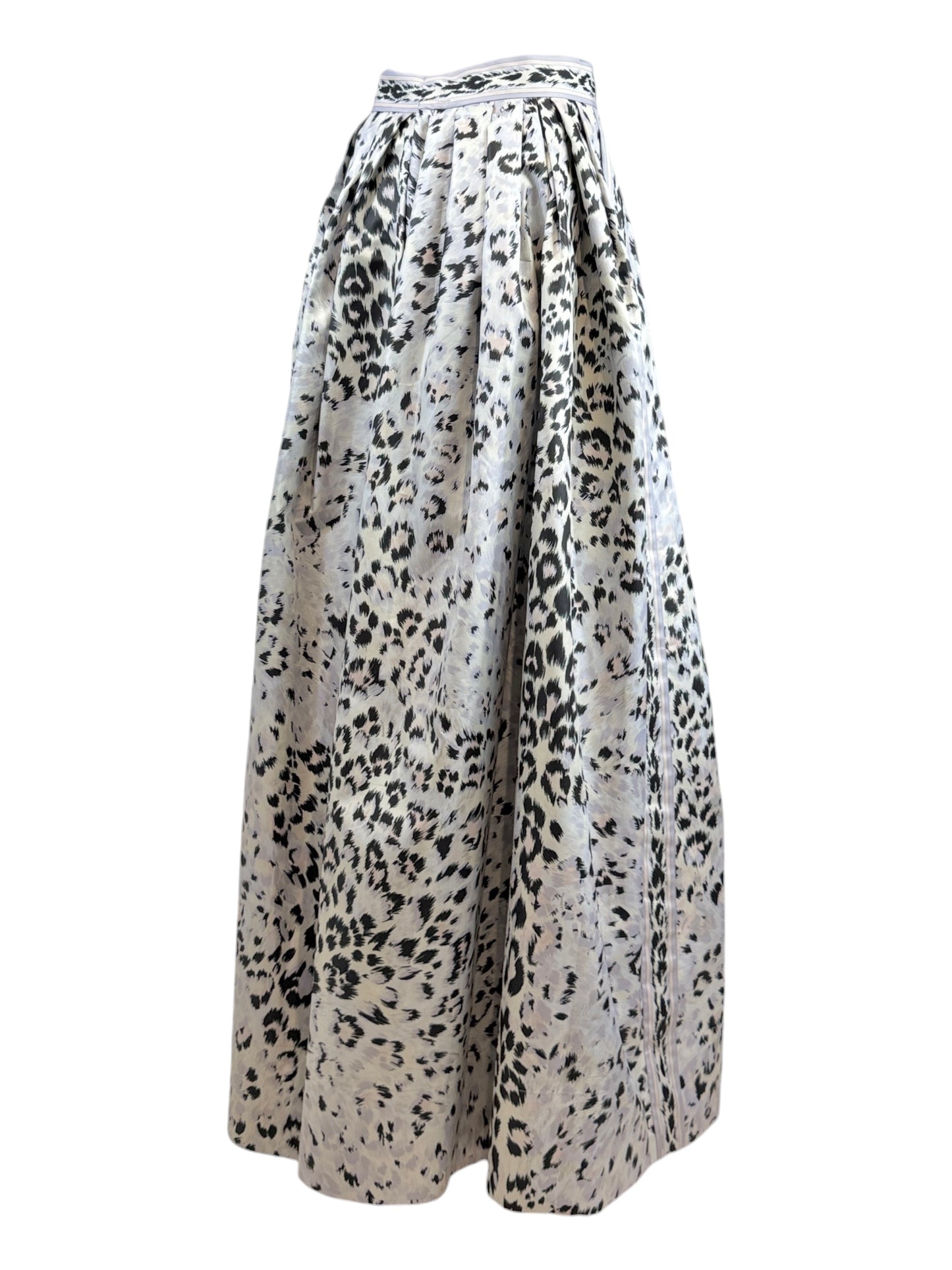 Leonard Georg Lux Fall 2022 Look 1 Maxi satin leopard printed skirt