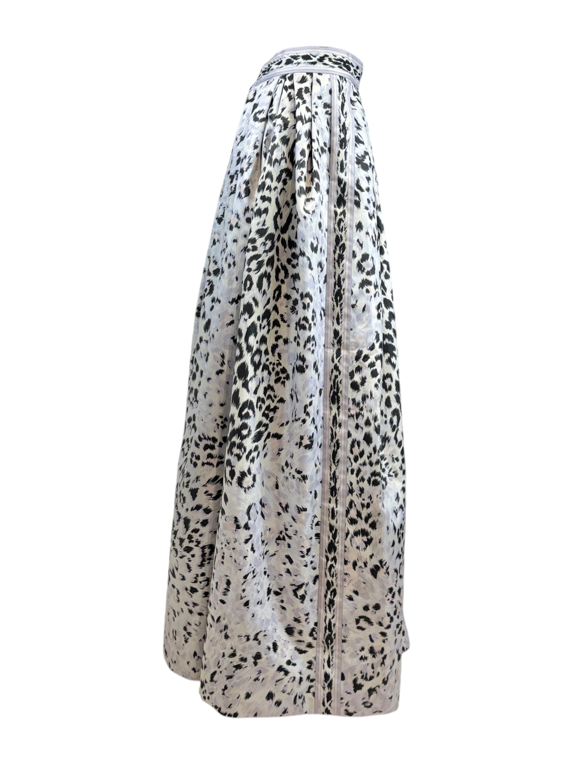 Leonard Georg Lux Fall 2022 Look 1 Maxi satin leopard printed skirt