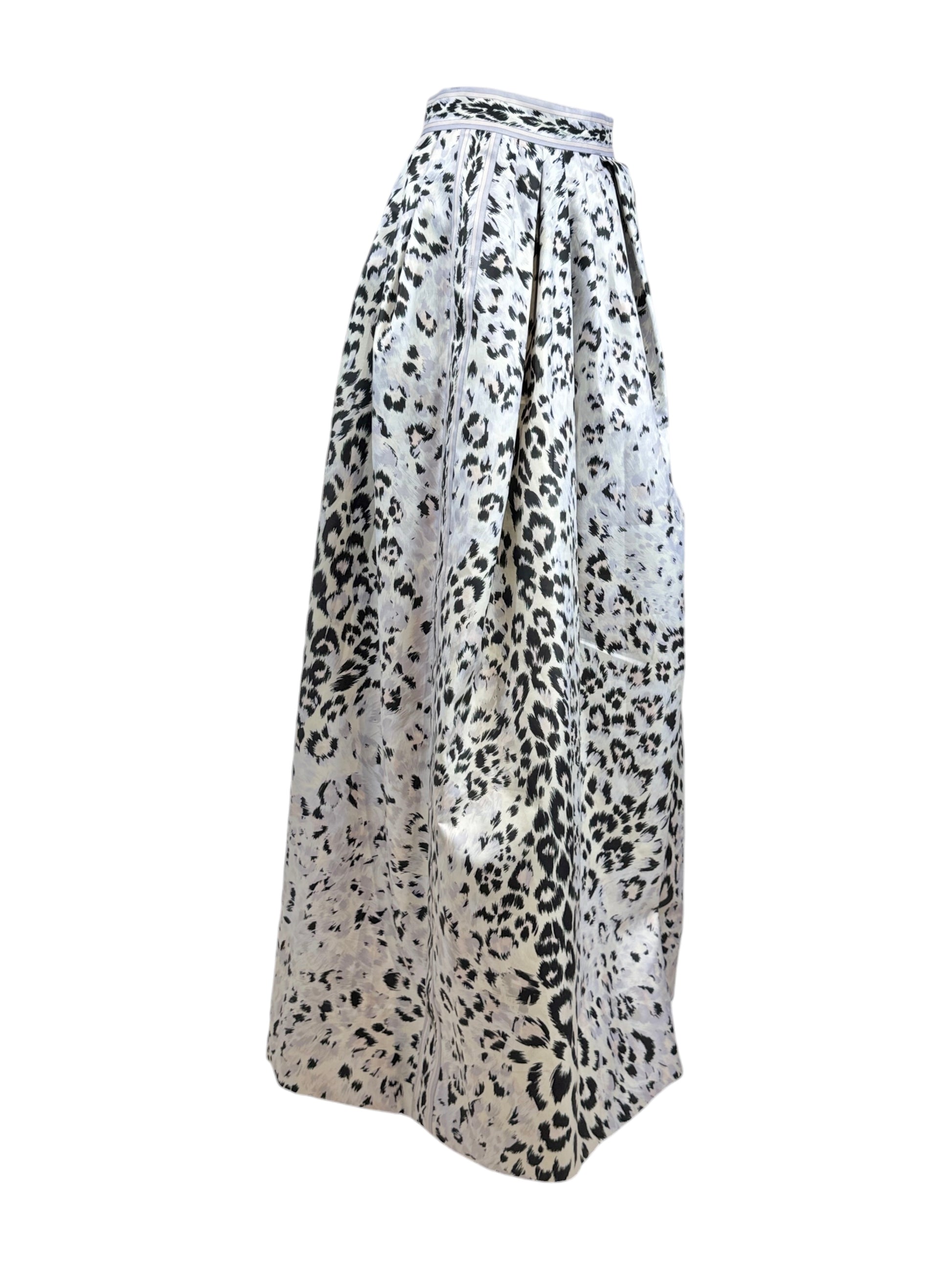 Leonard Georg Lux Fall 2022 Look 1 Maxi satin leopard printed skirt