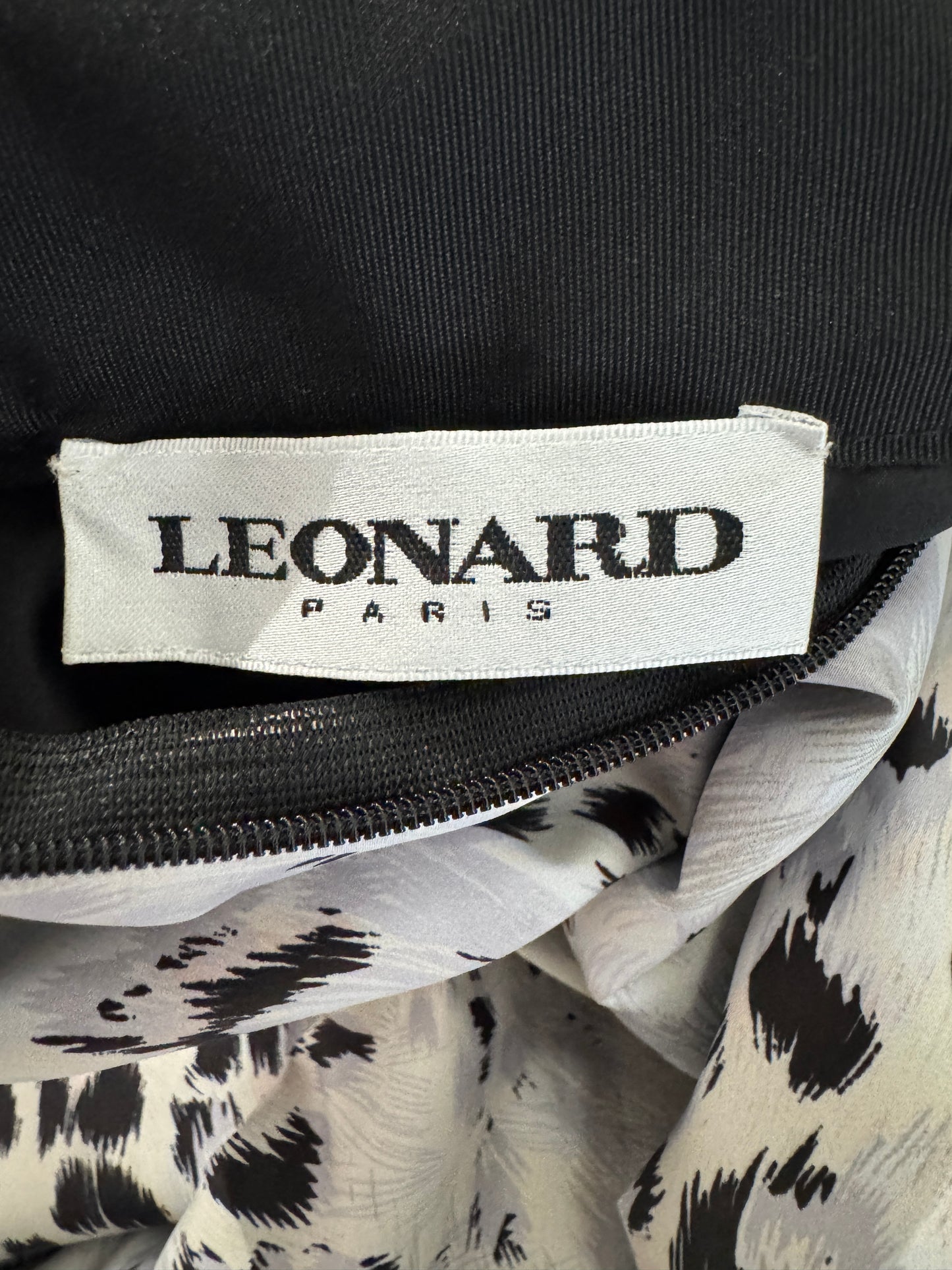 Leonard Georg Lux Fall 2022 Look 1 Maxi satin leopard printed skirt