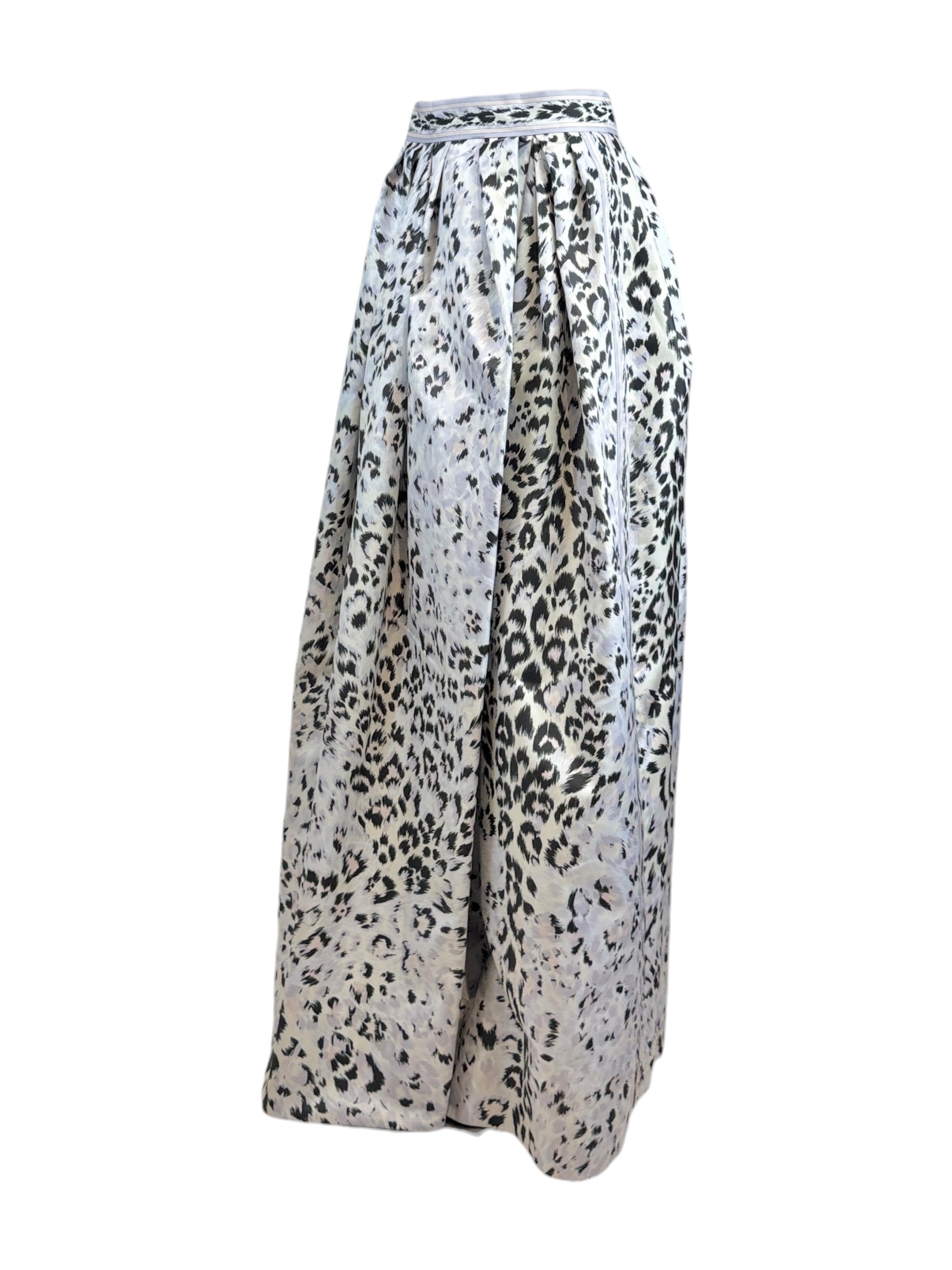 Leonard Georg Lux Fall 2022 Look 1 Maxi satin leopard printed skirt