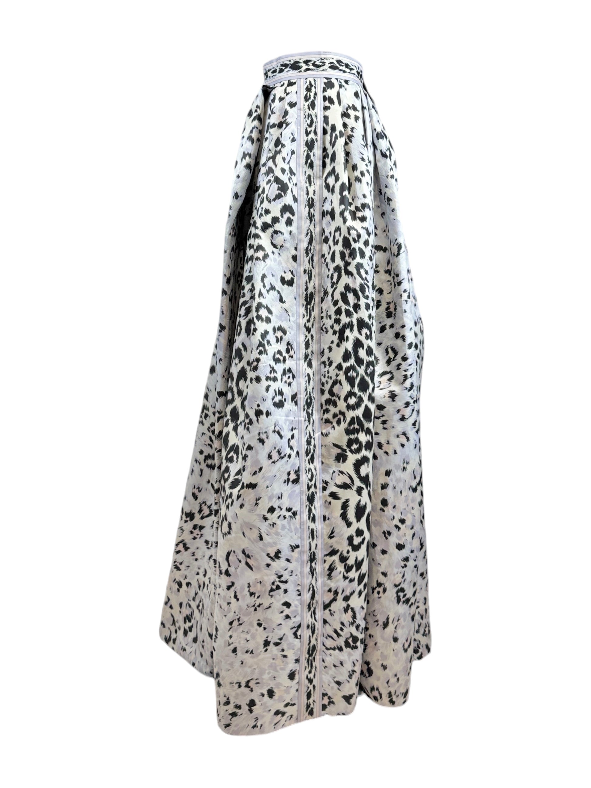 Leonard Georg Lux Fall 2022 Look 1 Maxi satin leopard printed skirt