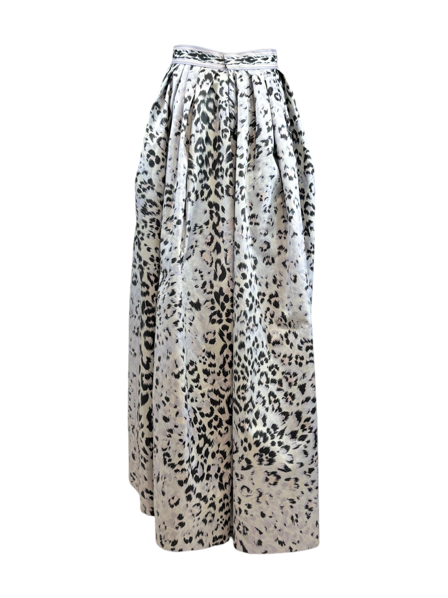 Leonard Georg Lux Fall 2022 Look 1 Maxi satin leopard printed skirt
