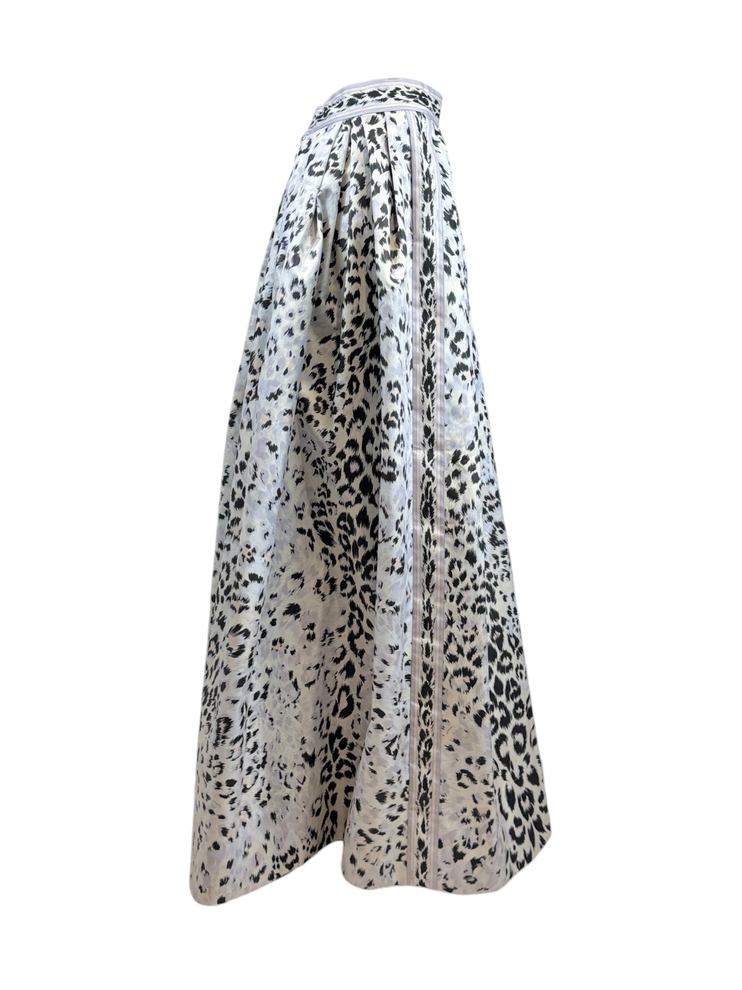 Leonard Georg Lux Fall 2022 Look 1 Maxi satin leopard printed skirt
