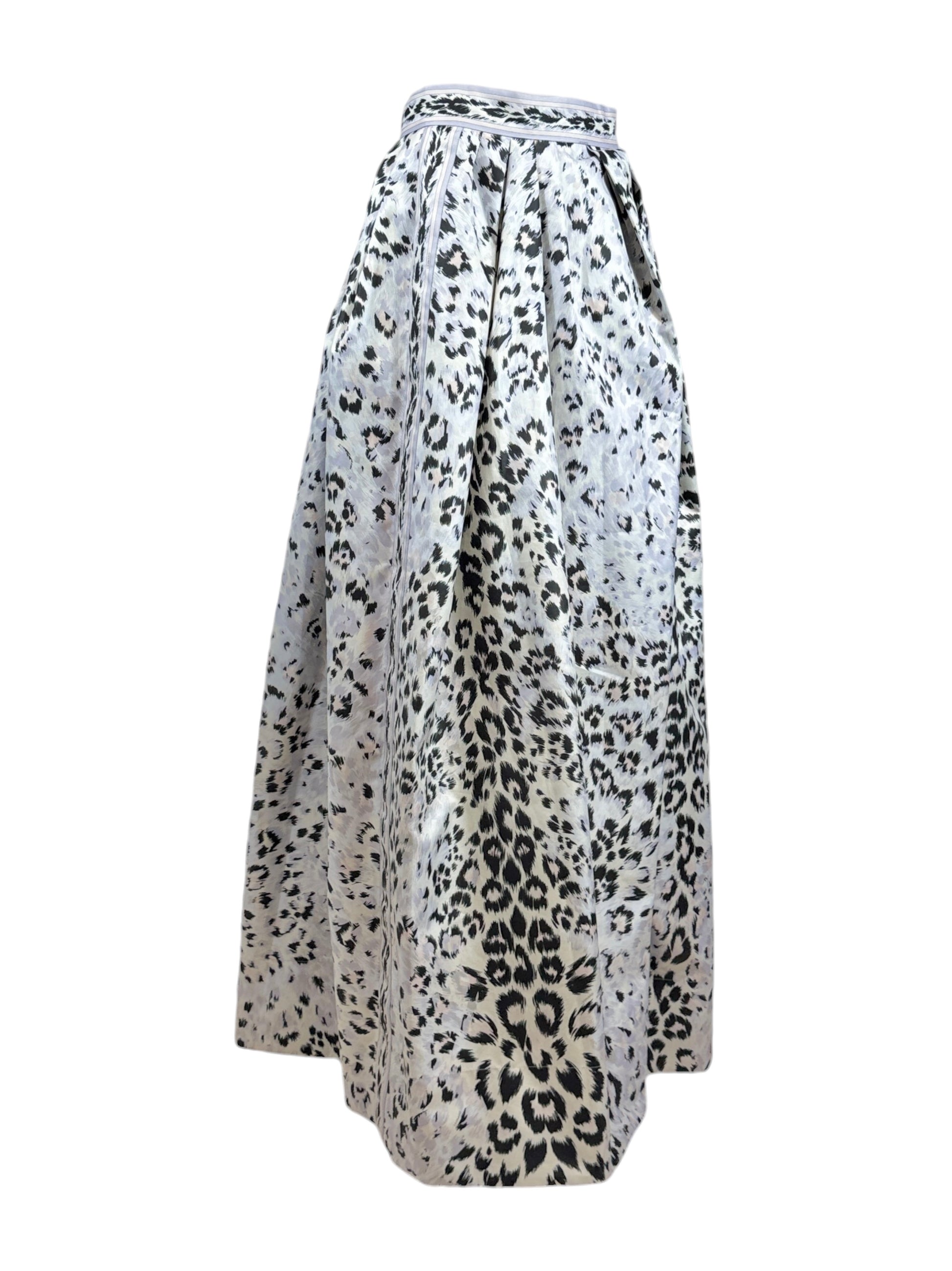 Leonard Georg Lux Fall 2022 Look 1 Maxi satin leopard printed skirt