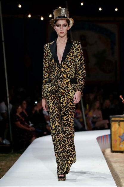 Moschino Couture Jeremy Scott Resort 2019 Look 58 Smoking tiger leopard jacket