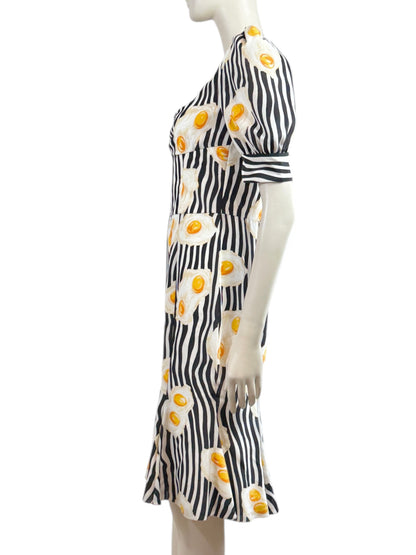 Moschino Couture Jeremy Scott Resort 2022 Printed egg dress