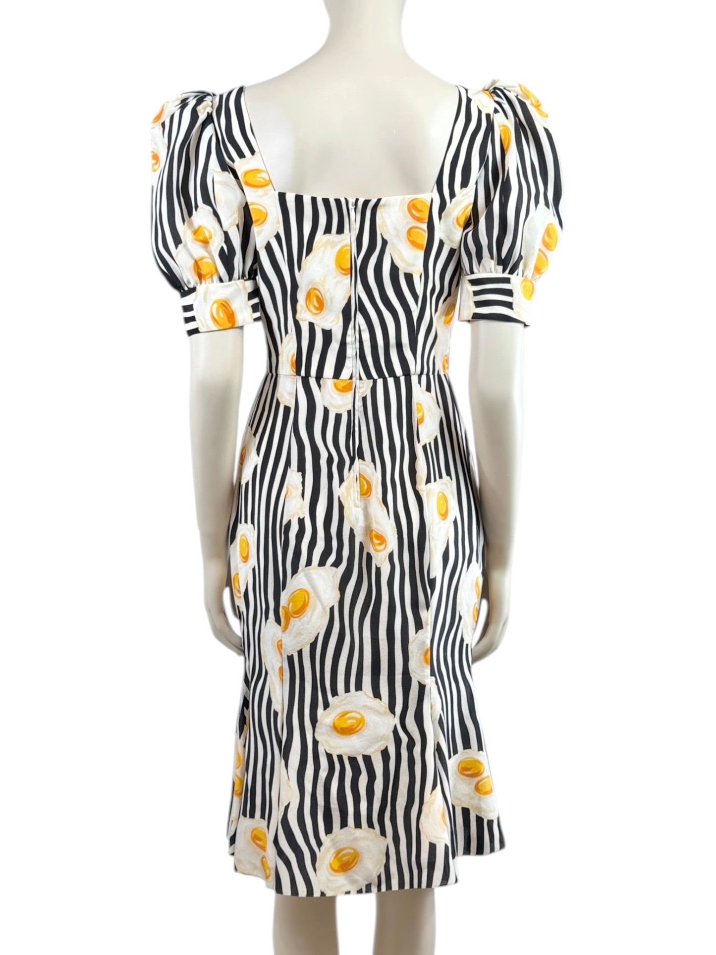 Moschino Couture Jeremy Scott Resort 2022 Printed egg dress