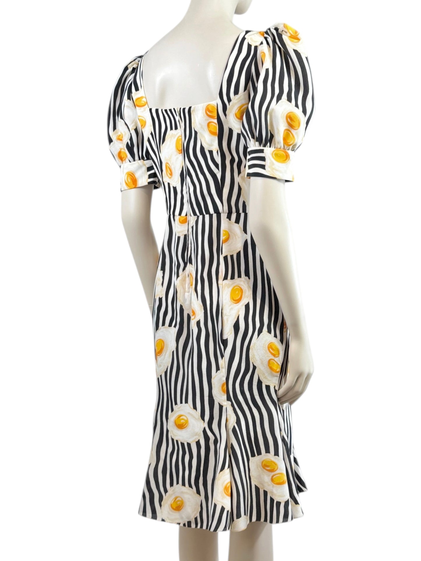 Moschino Couture Jeremy Scott Resort 2022 Printed egg dress
