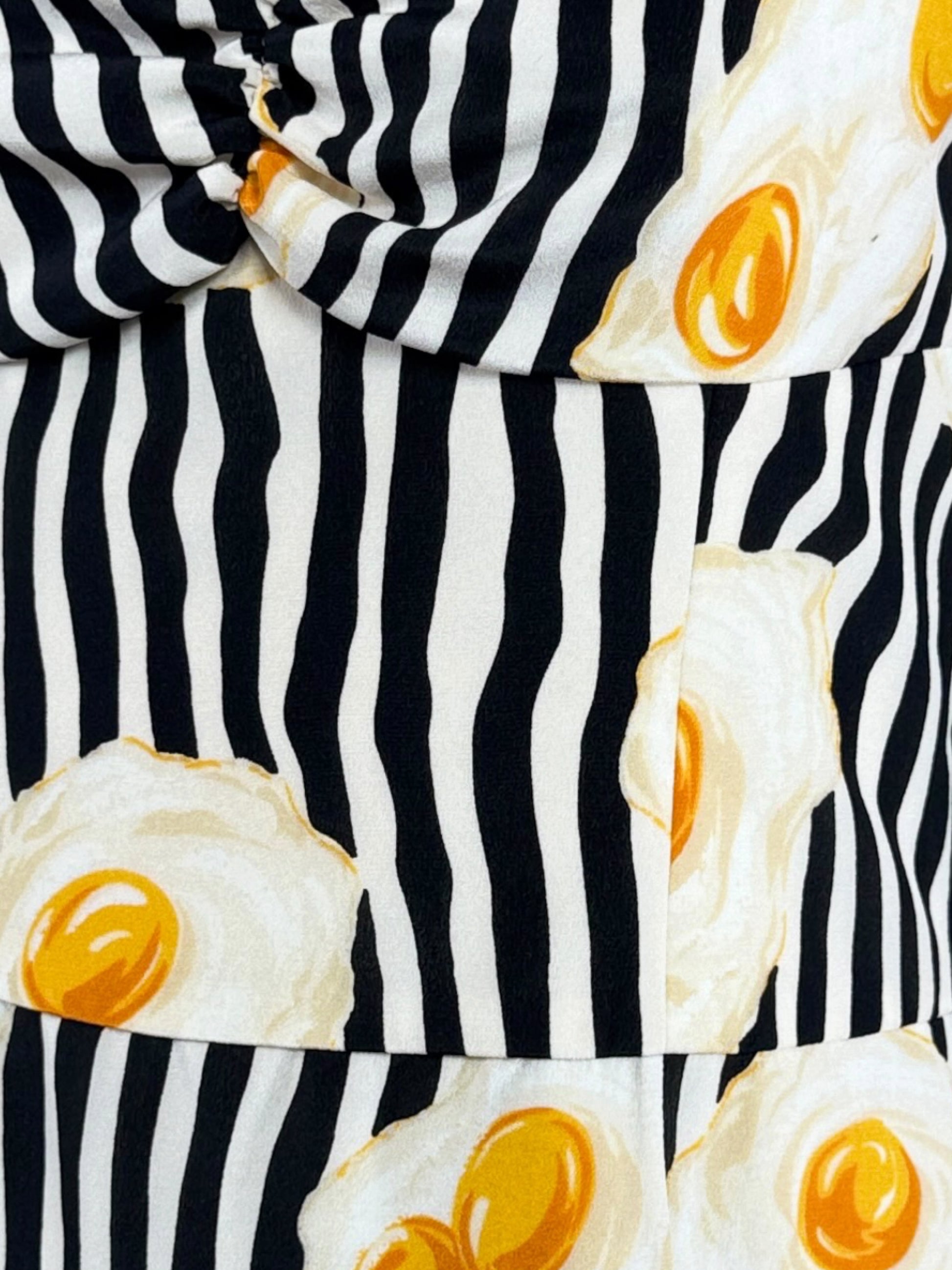 Moschino Couture Jeremy Scott Resort 2022 Printed egg dress
