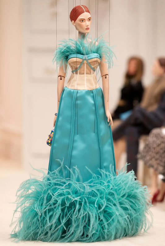 Moschino Couture Jeremy Scott Spring 2021 Look 38 Long bleu silk feathers dress