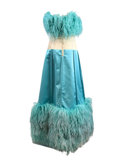 Moschino Couture Jeremy Scott Spring 2021 Look 38 Long bleu silk feathers dress