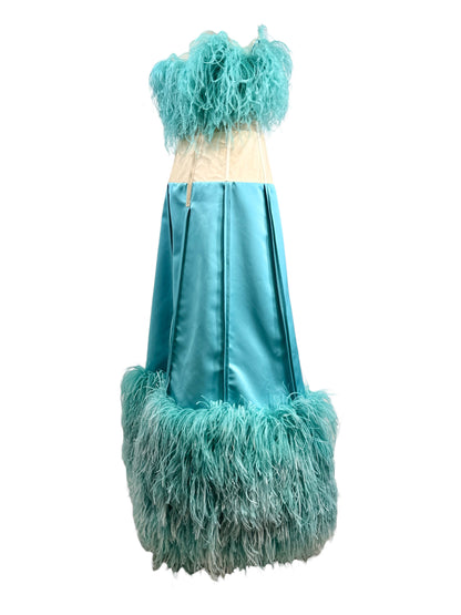 Moschino Couture Jeremy Scott Spring 2021 Look 38 Long bleu silk feathers dress