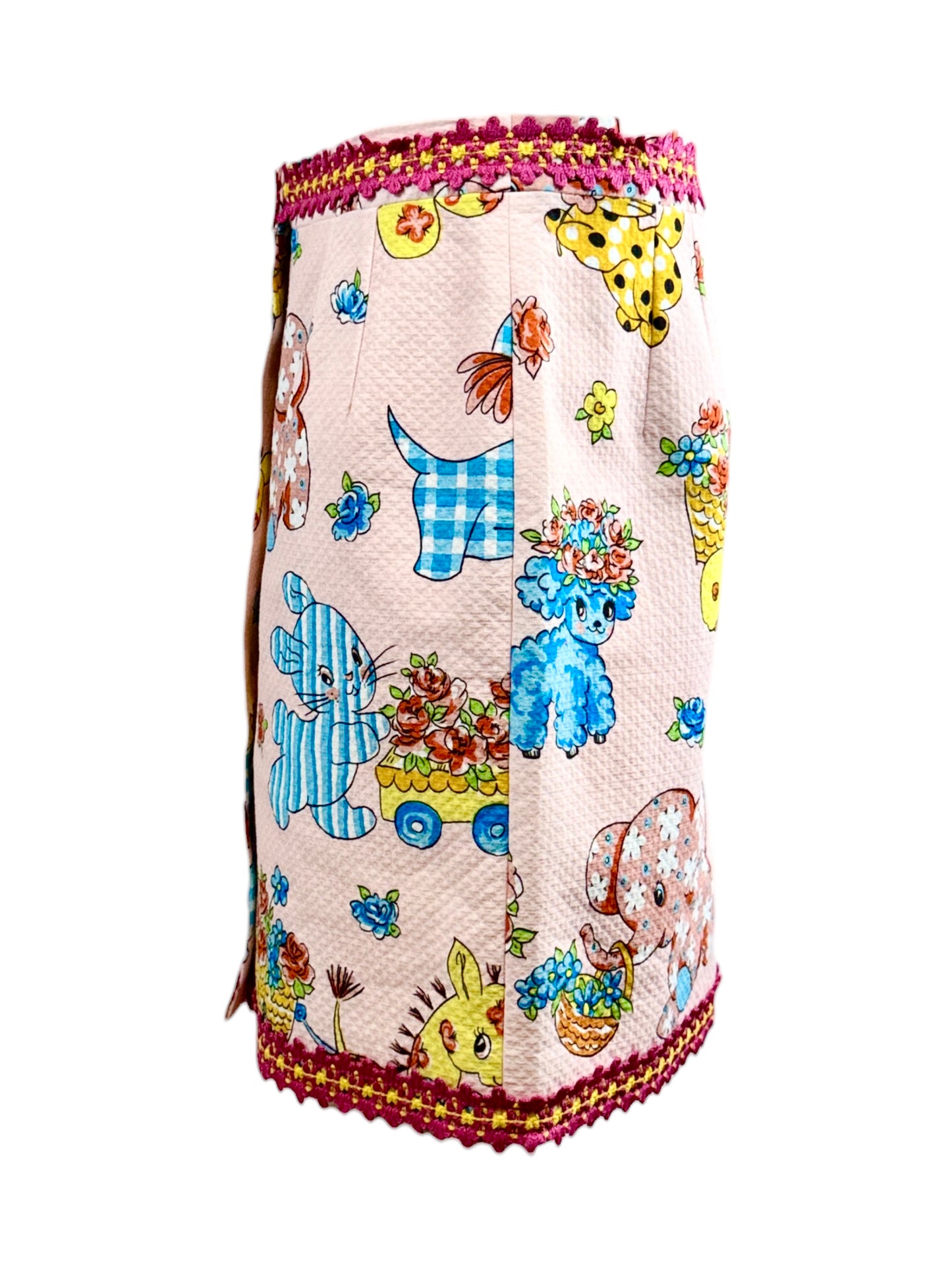 Moschino Couture Jeremy Scott Spring 2022 Look 24 Pink printed skirt