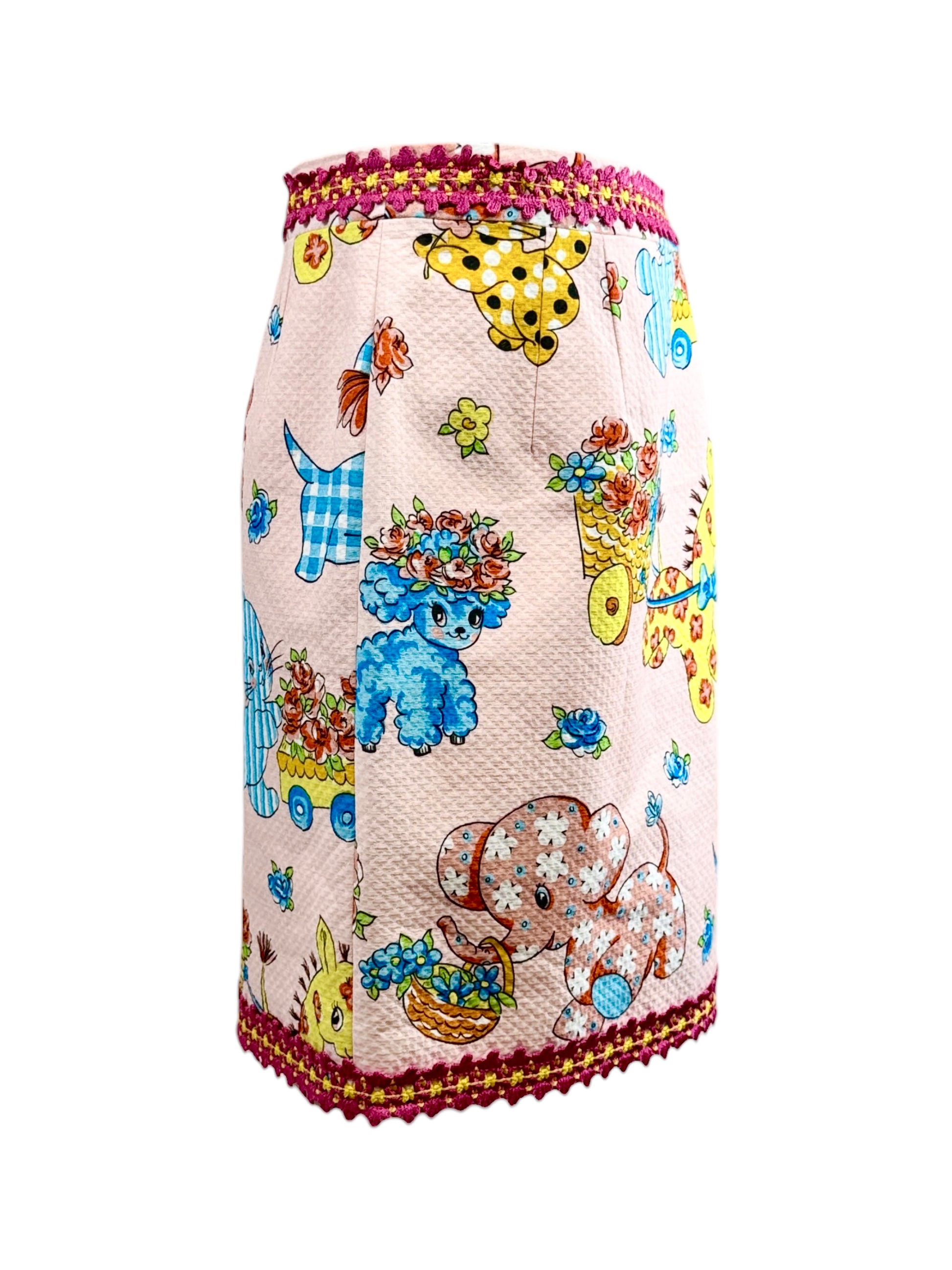 Moschino Couture Jeremy Scott Spring 2022 Look 24 Pink printed skirt