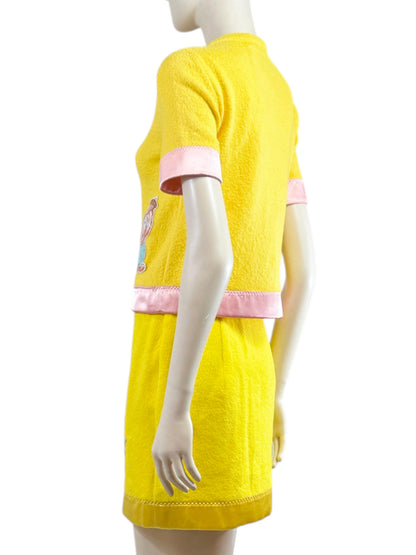 Moschino Couture Jeremy Scott Spring 2022 Yellow pink ensemble