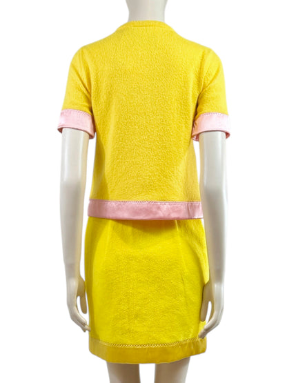 Moschino Couture Jeremy Scott Spring 2022 Yellow pink ensemble